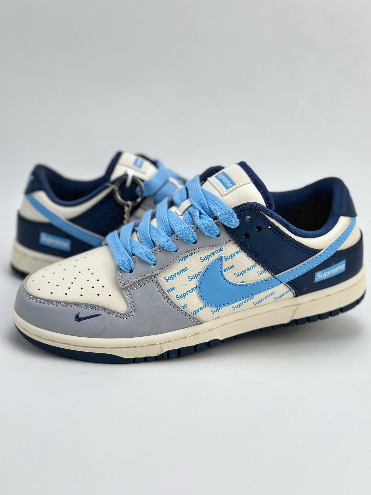 Nike SB Dunk Low x Supreme 米白蓝小钩 CF3688-009