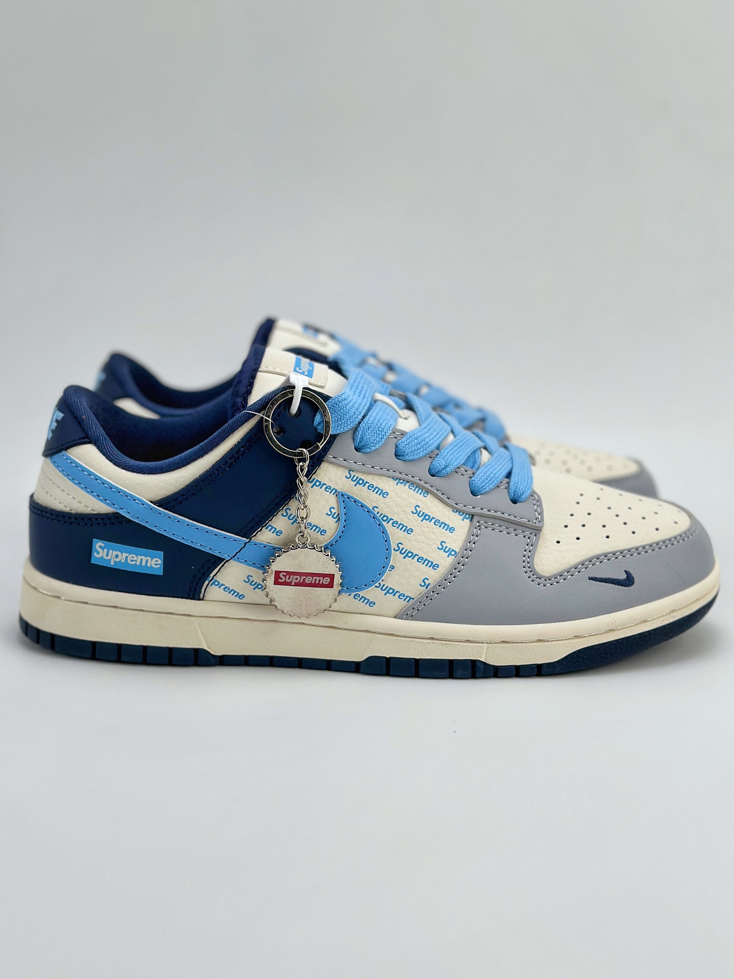 Nike SB Dunk Low x Supreme 米白蓝小钩 CF3688-009