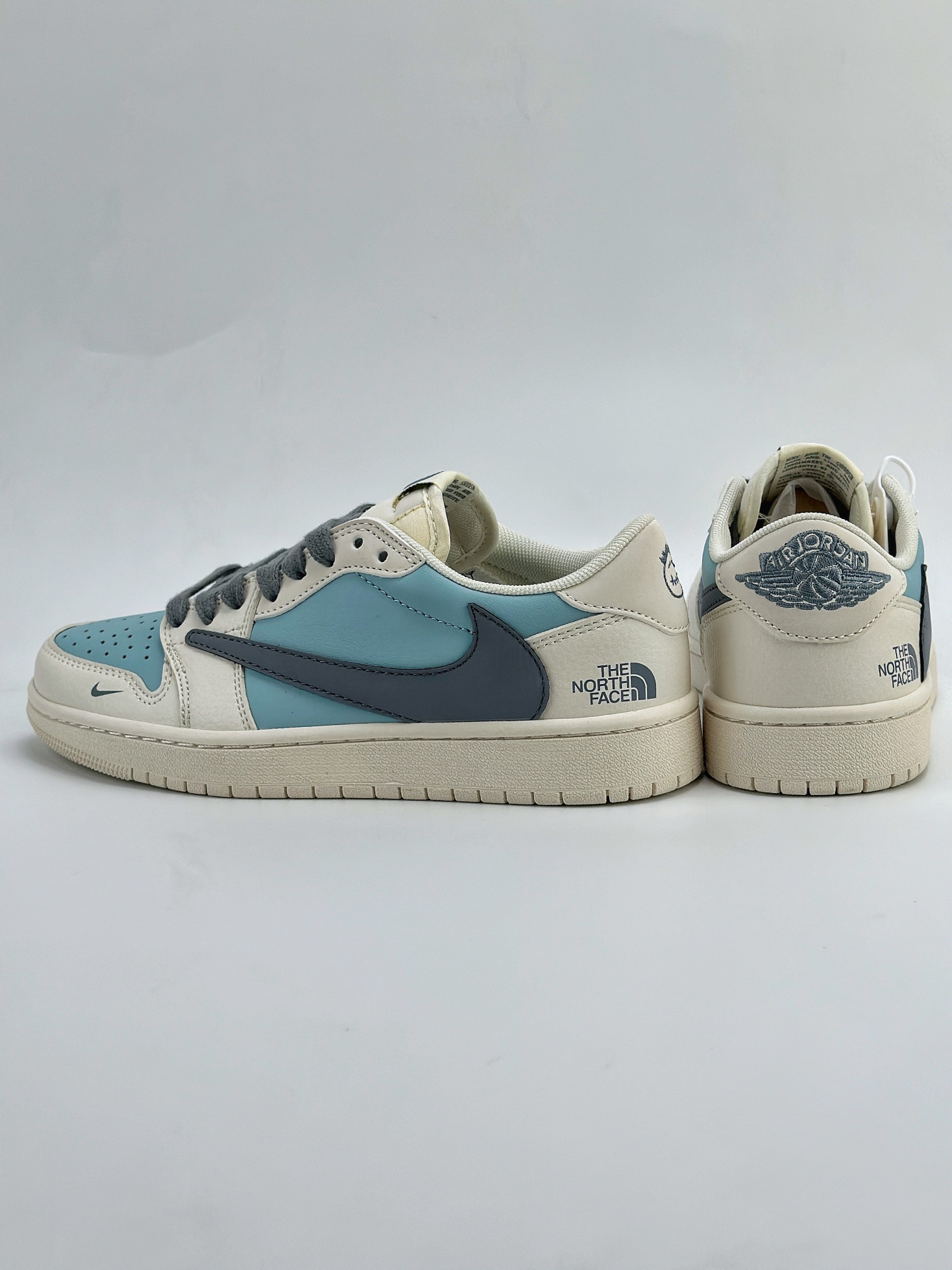 Travis Scott x Nike Air Jordan 1 Low x The North Face 三方联名 Air Jordan 1 Low 反转米白蓝灰倒钩 QY0668-963