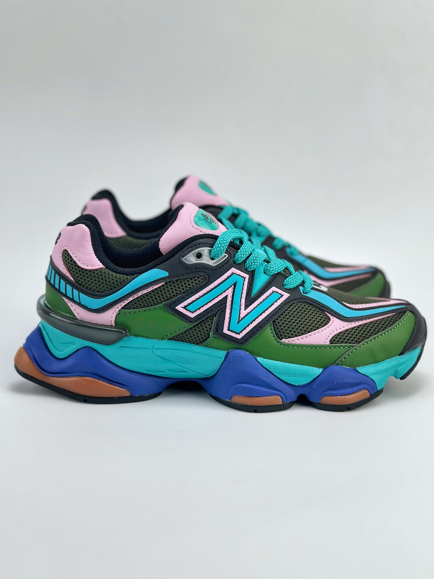 Joe Freshgoods x New Balance 版本 NB9060 联名款 复古休闲运动慢跑鞋 U9060BBG