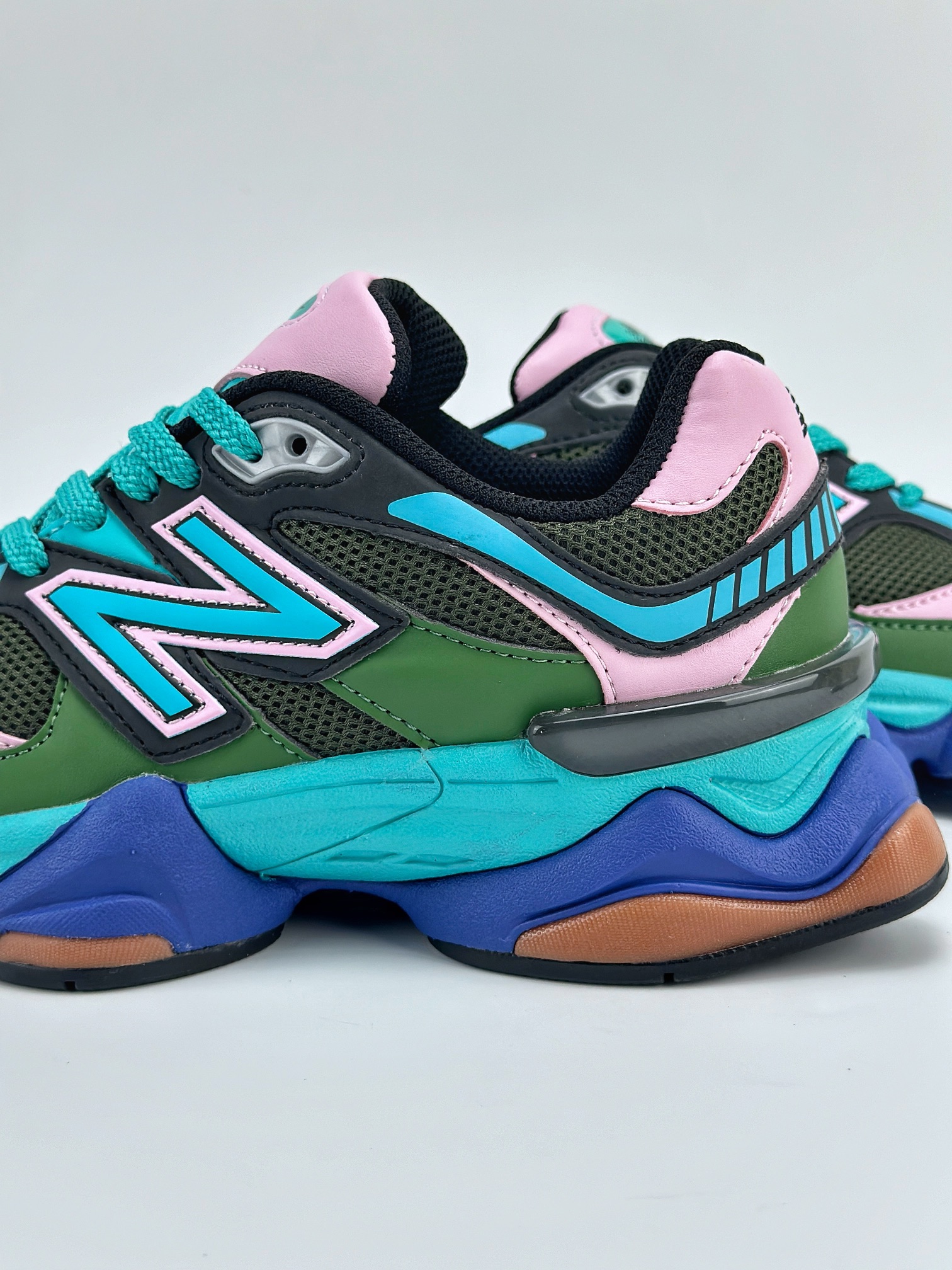 Joe Freshgoods x New Balance 版本 NB9060 联名款 复古休闲运动慢跑鞋 U9060BBG