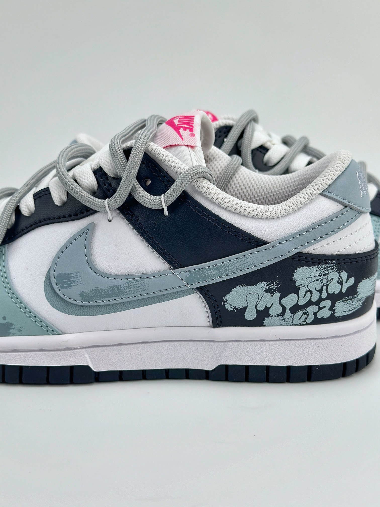 Nike SB Dunk Low 解构 泼墨涂鸦 灰绿 FB9109-401