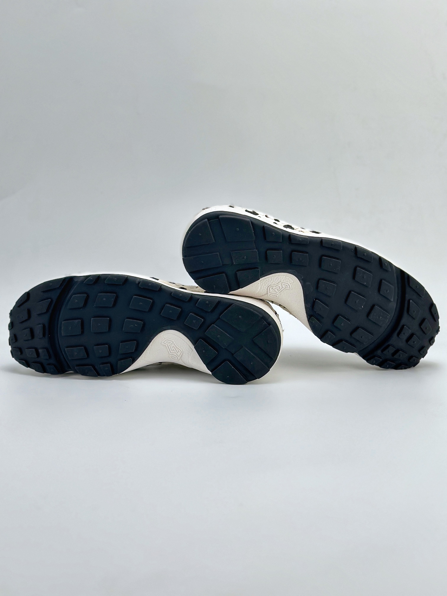 NIKE Air Footscape Woven 不对称编织休闲鞋 FB1959-102