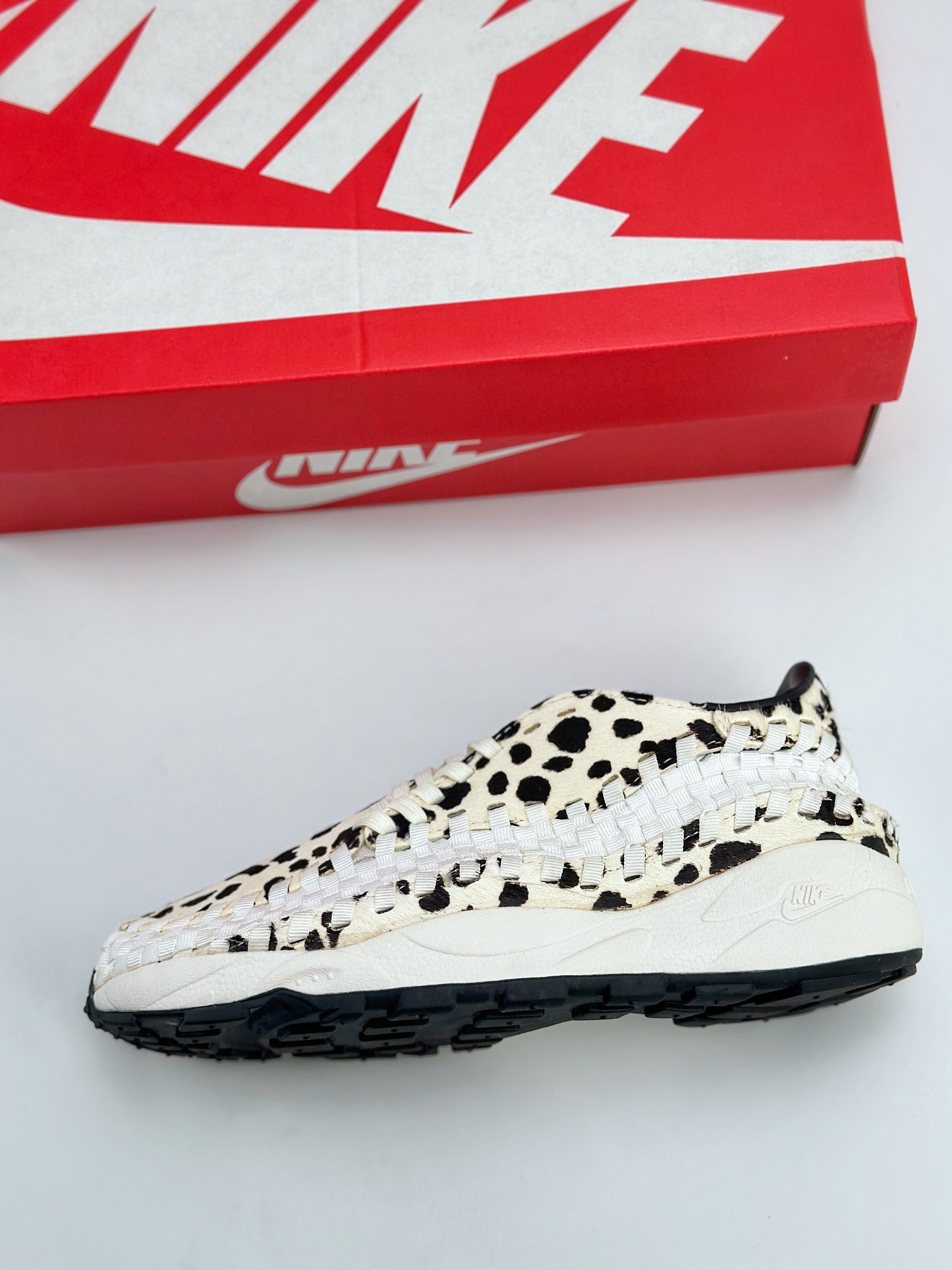 NIKE Air Footscape Woven 不对称编织休闲鞋 FB1959-102