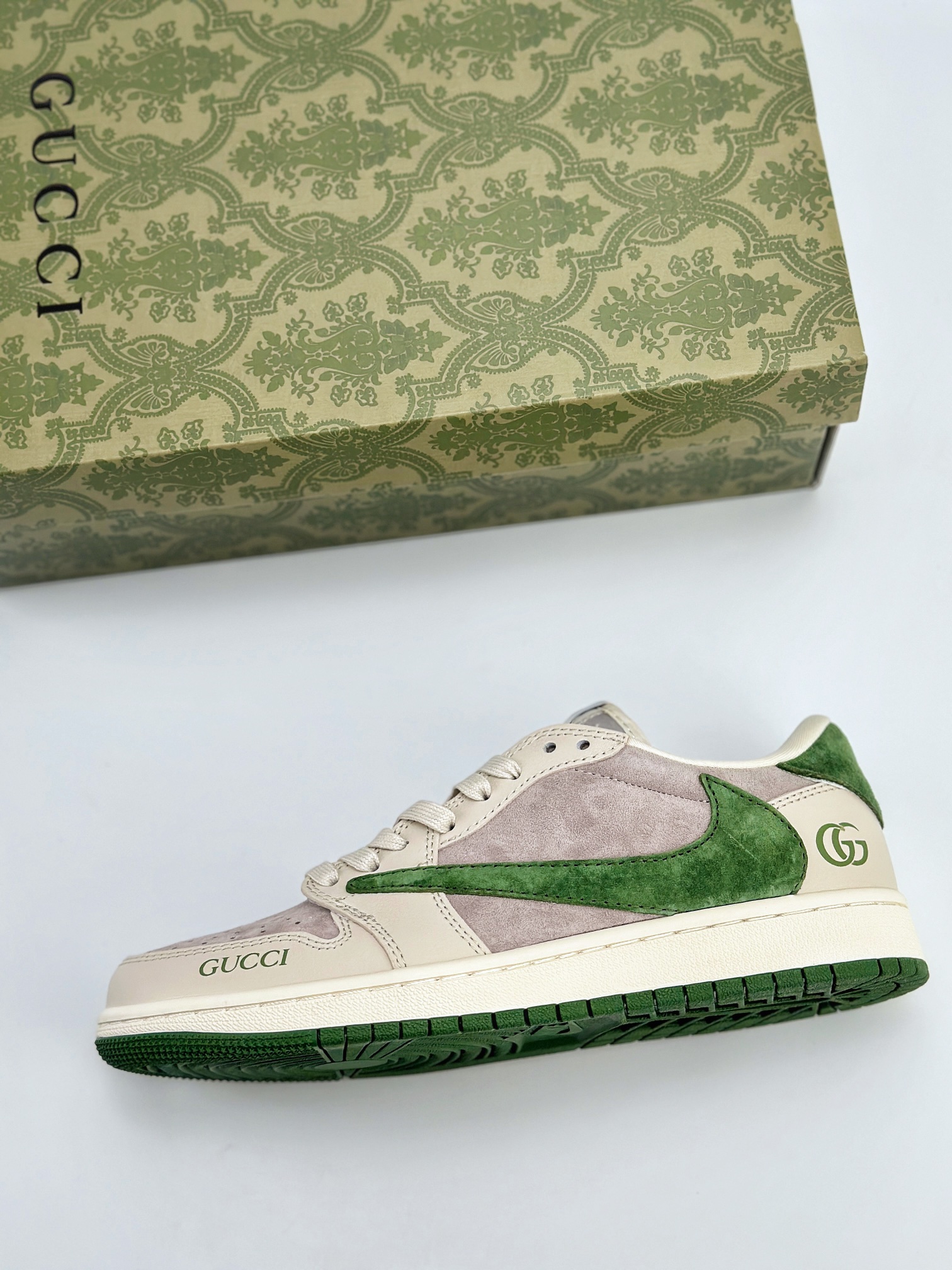 Travis Scott x Nike Air Jordan 1 Low x GUCCI 三方联名 LX1988-106