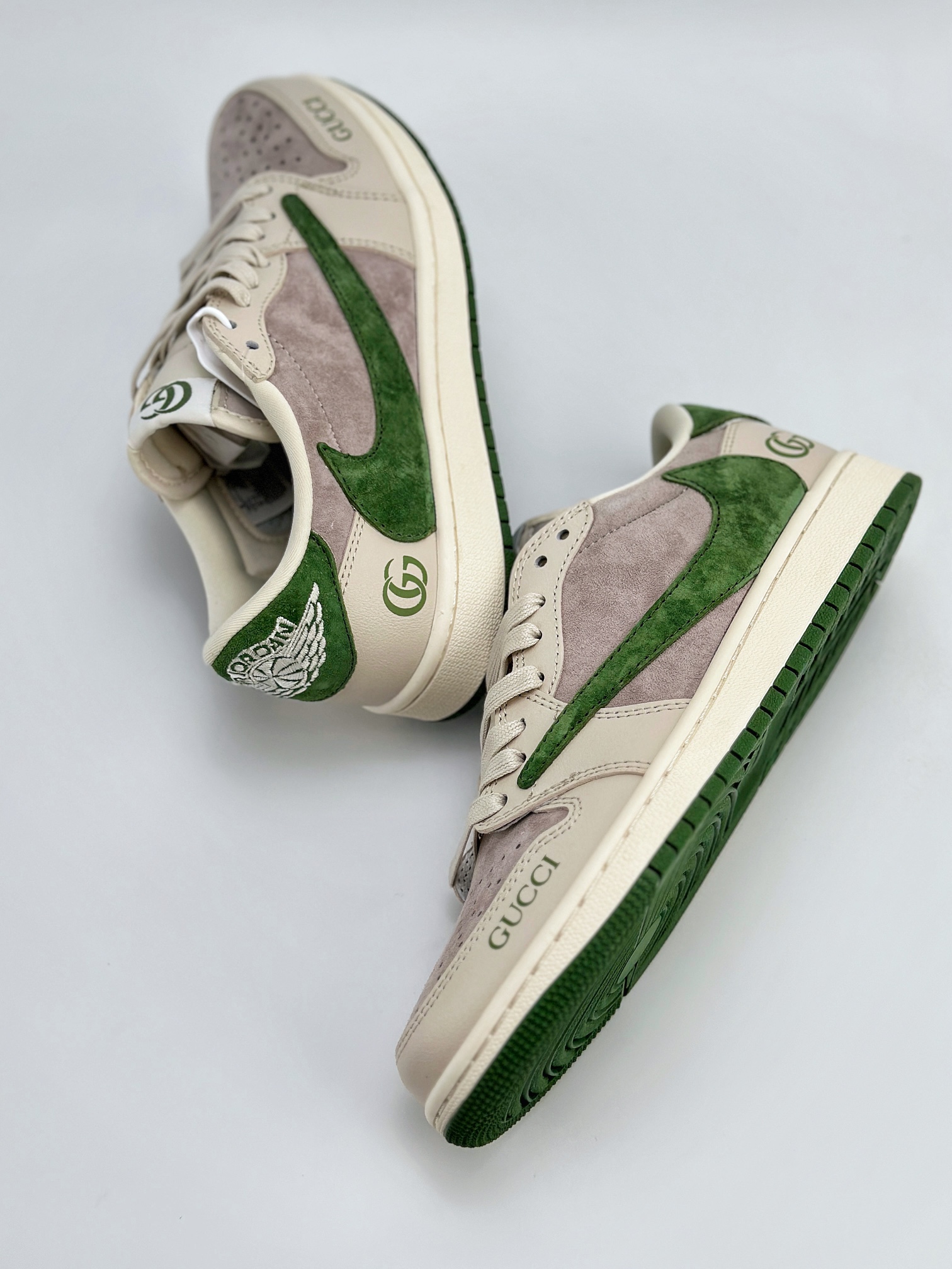 Travis Scott x Nike Air Jordan 1 Low x GUCCI 三方联名 LX1988-106