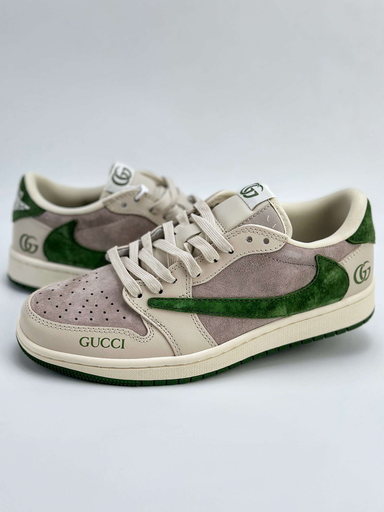 Travis Scott x Nike Air Jordan 1 Low x GUCCI 三方联名 LX1988-106