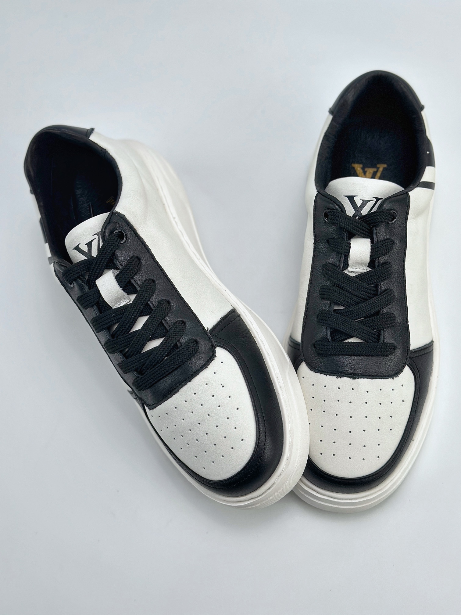 LV路易威登Louis vuitton Trainer Sneaker Low Louis Vuitton LV路易威登板鞋