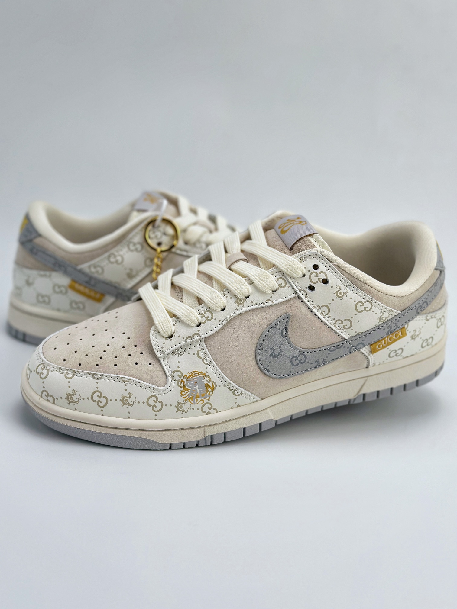 Nike SB Dunk Low x GUCCI 翻毛白灰 FC1688-159