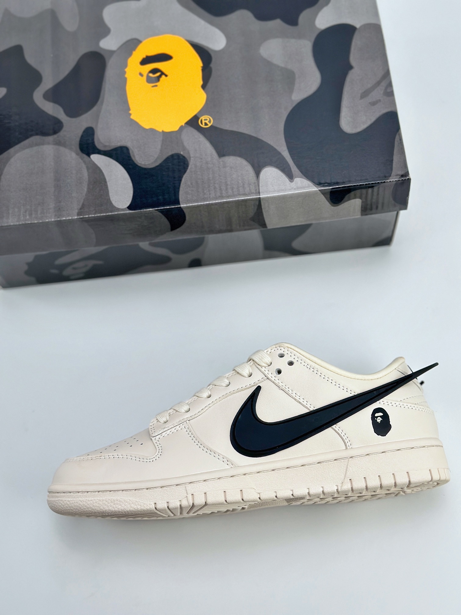 Nike SB Dunk Low x AMBUSH x BAPE 米白黑大钩 XX2025-998