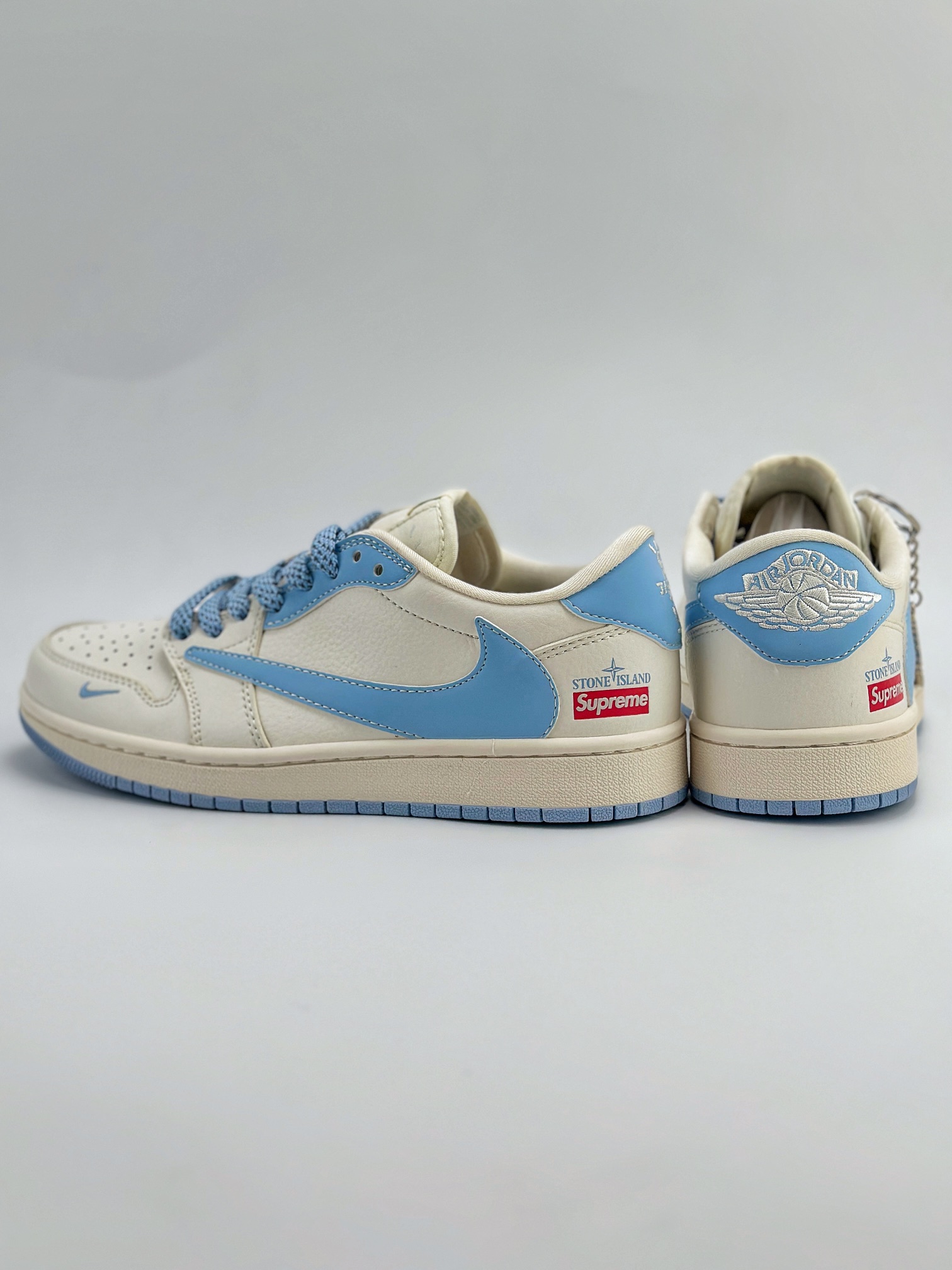 Travis Scott x Nike Air Jordan 1 Low x Supreme 三方联名 Air Jordan 1 Low 反转米白蓝满天星倒钩 BB6588-105