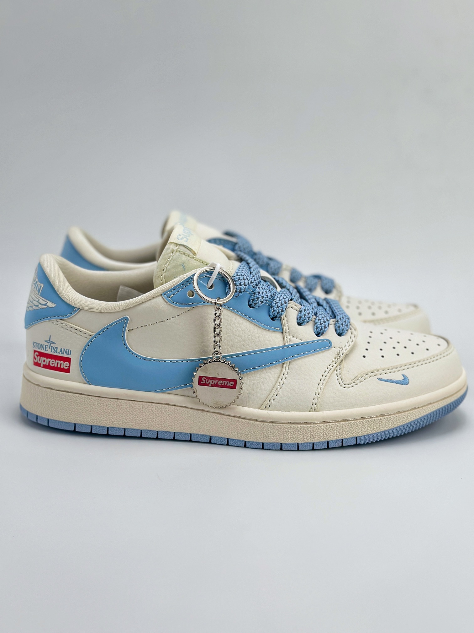 Travis Scott x Nike Air Jordan 1 Low x Supreme 三方联名 Air Jordan 1 Low 反转米白蓝满天星倒钩 BB6588-105