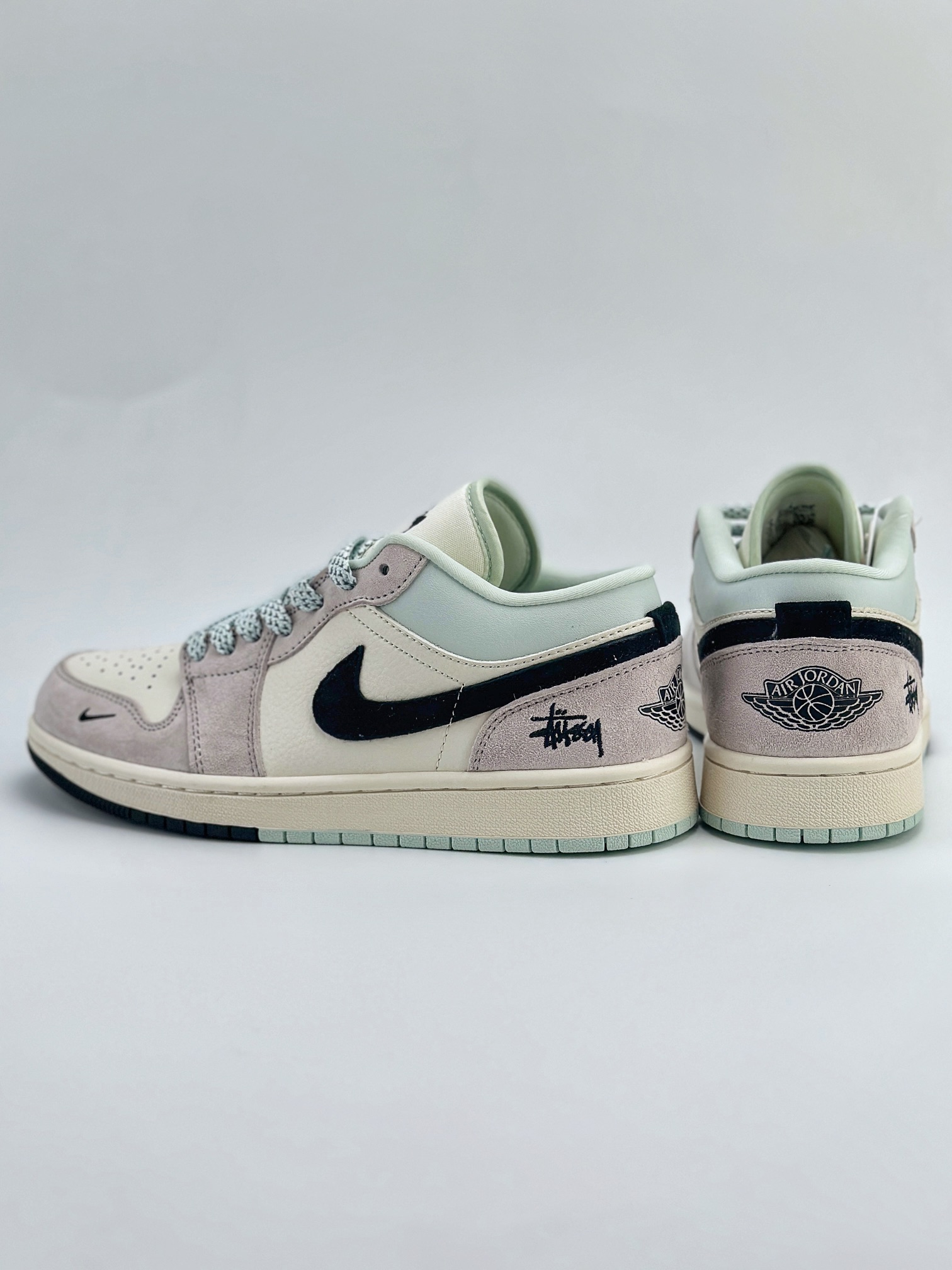 Air Jordan 1 Retro Low x Stuy 米粉黑小钩 LJ6688-008