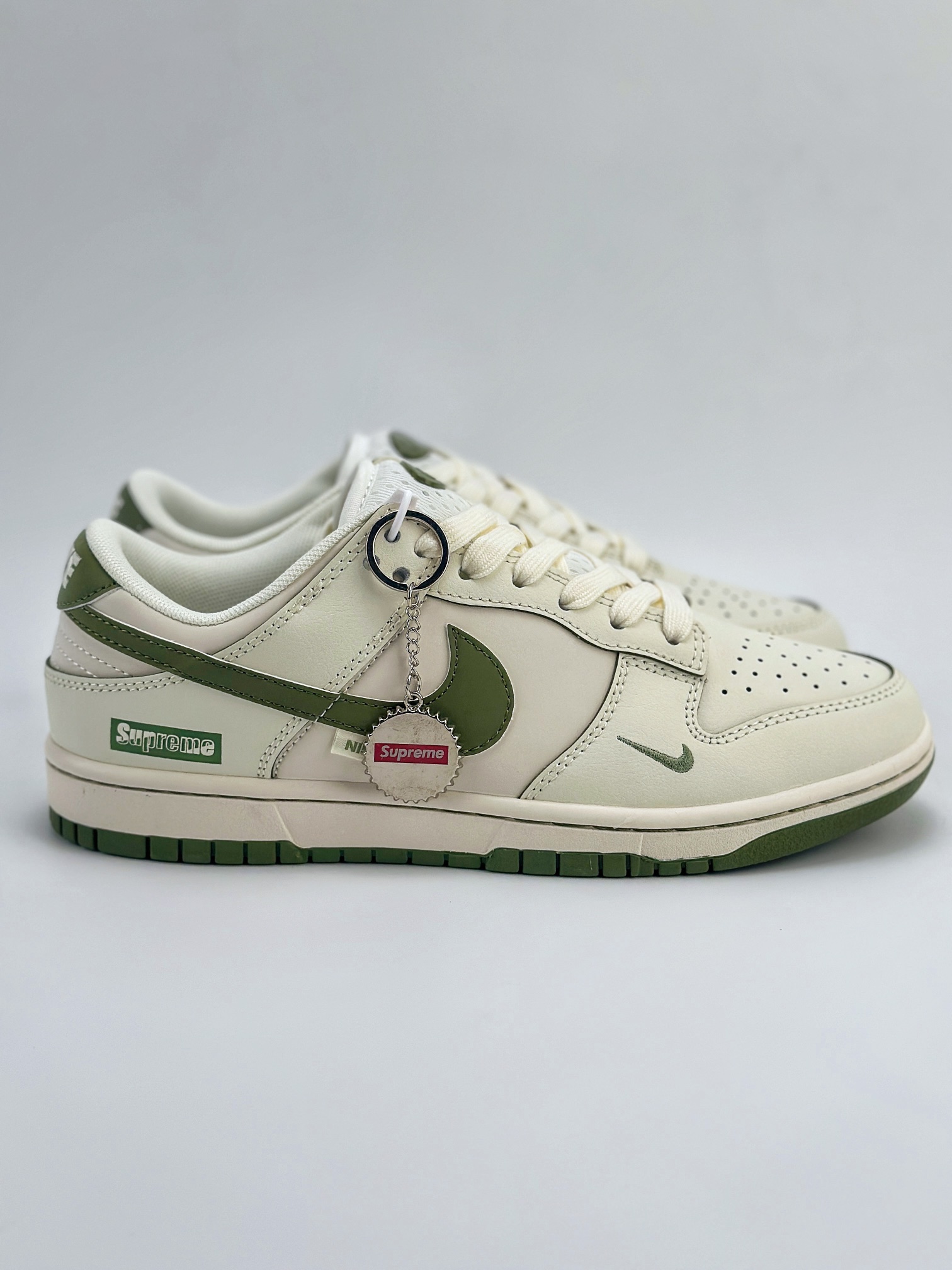 Nike SB Dunk Low x Supreme 白绿小钩 DQ1098-393