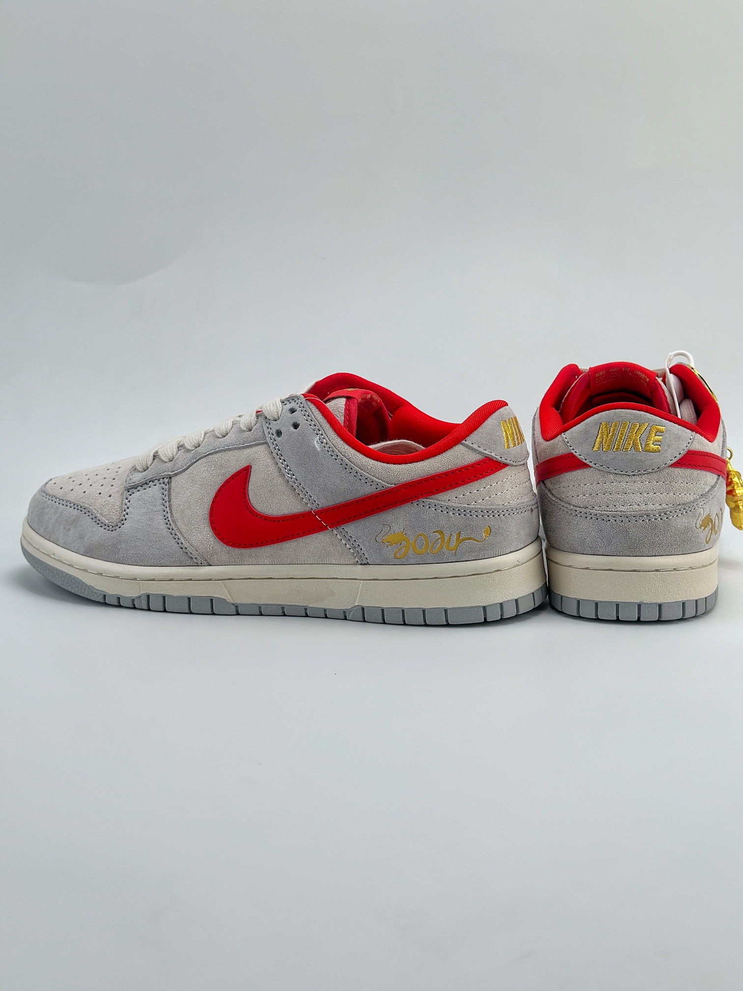 Nike SB Dunk Low 龙年限定 白灰红 FC1688-178