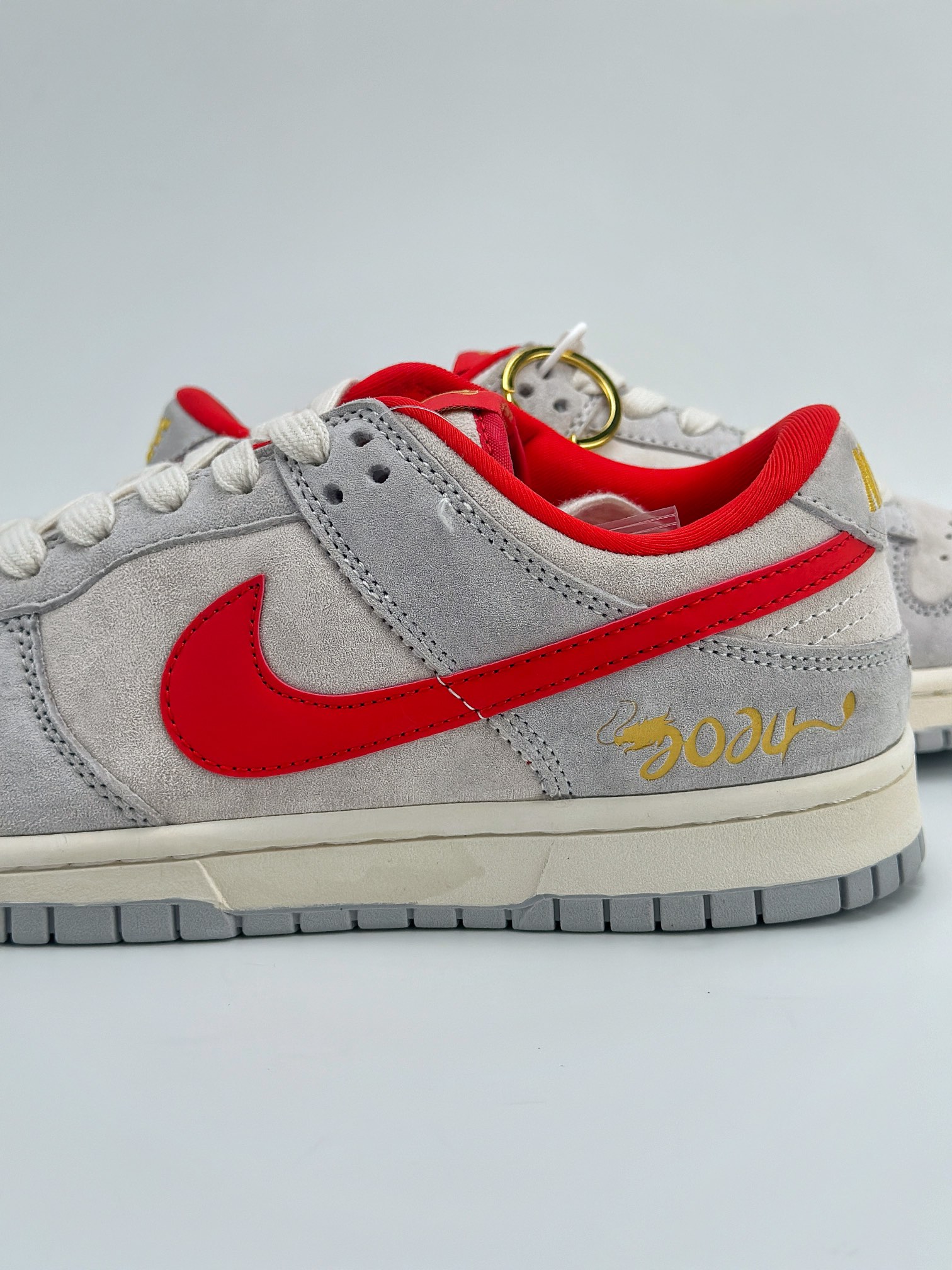 Nike SB Dunk Low 龙年限定 白灰红 FC1688-178