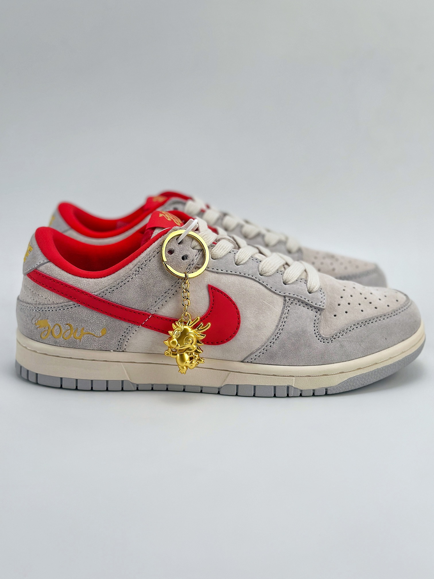 Nike SB Dunk Low 龙年限定 白灰红 FC1688-178