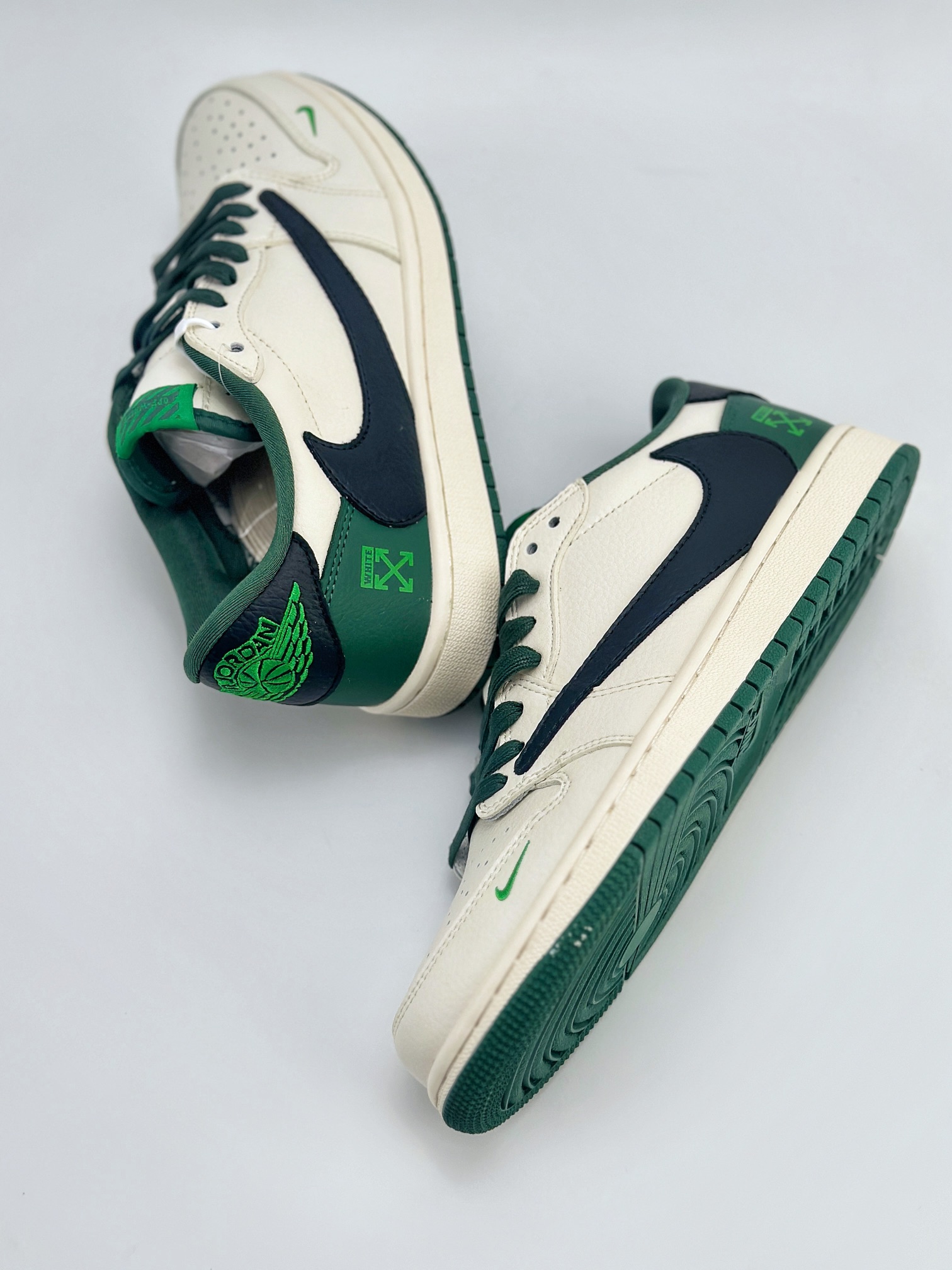 Travis Scott x Nike Air Jordan 1 Low x OFF-WHITE 三方联名 Air Jordan 1 Low 反转米白黑绿倒钩 JJ5288-011