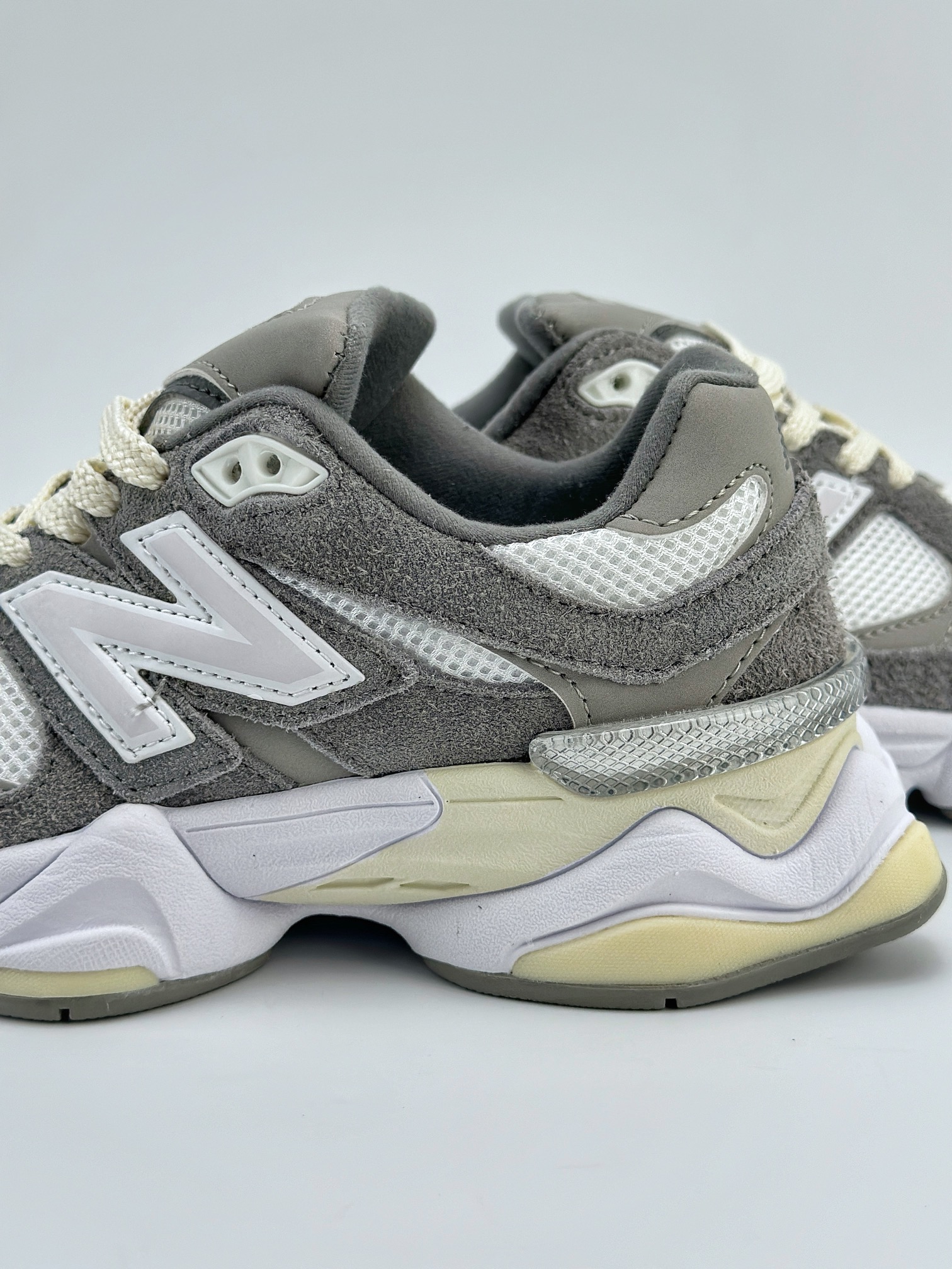 Joe Freshgoods x New Balance 版本 NB9060 联名款 复古休闲运动慢跑鞋 U9060YGA