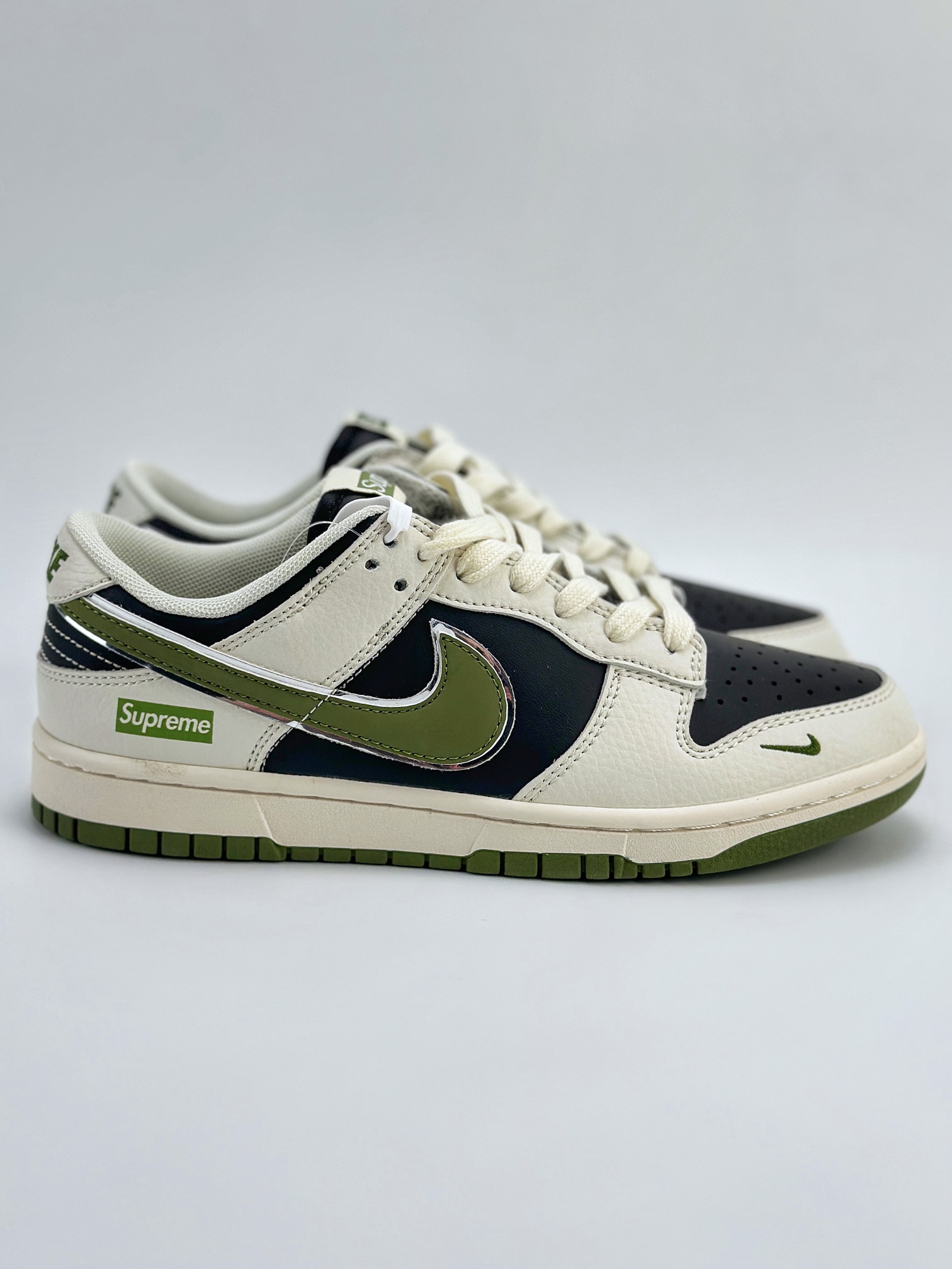 NIKE SB Dunk Low x Supreme 米黑绿 出品 XX9913-013