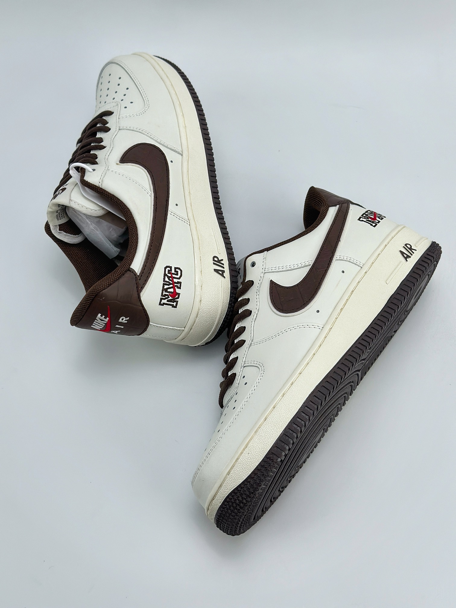 Nike Air Force 1 Low 07 x NYC 刺绣小钩 白棕 CM9612-023