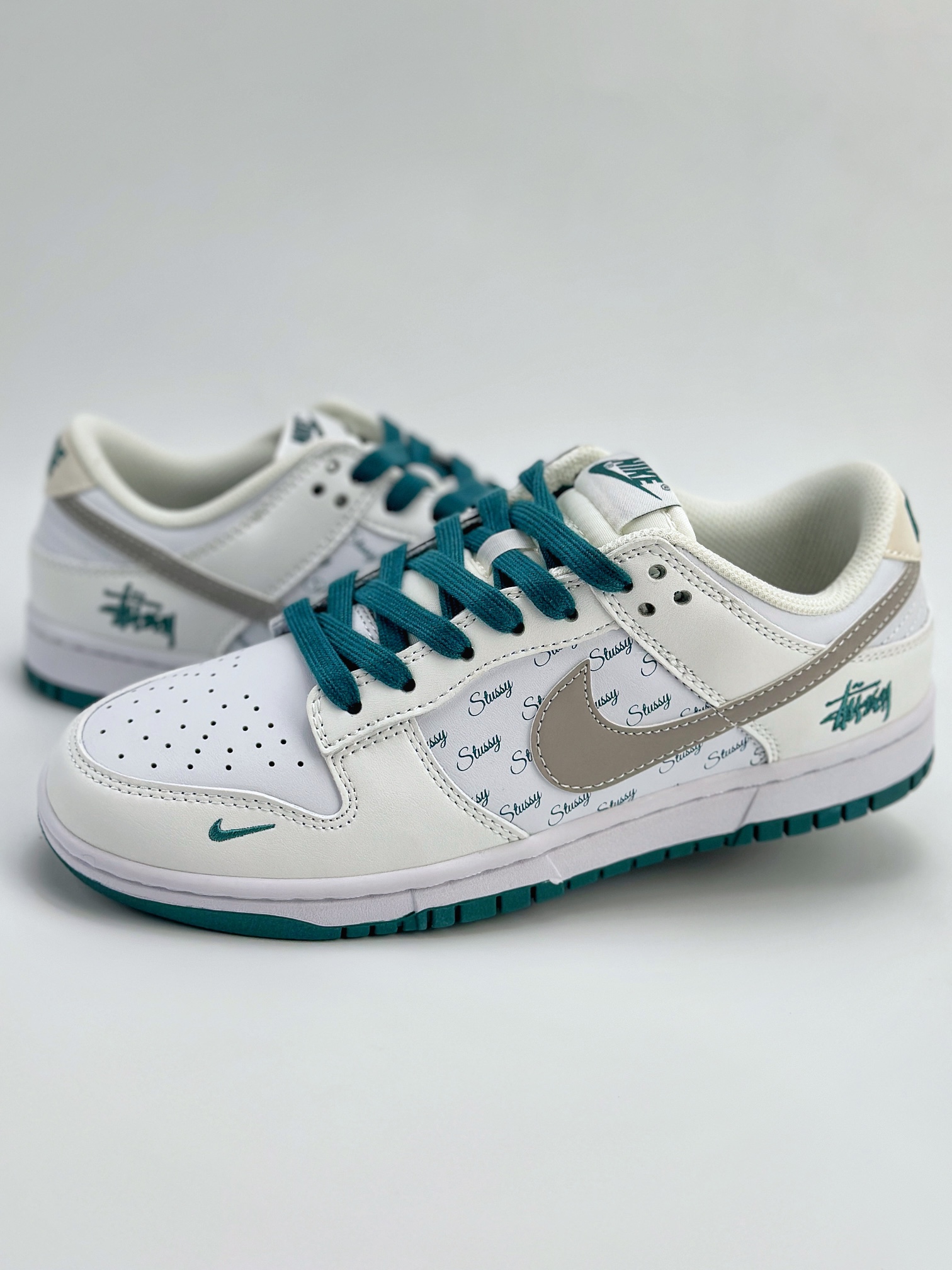 Nike SB Dunk Low x Stuy 白银绿小钩 XX2025-808