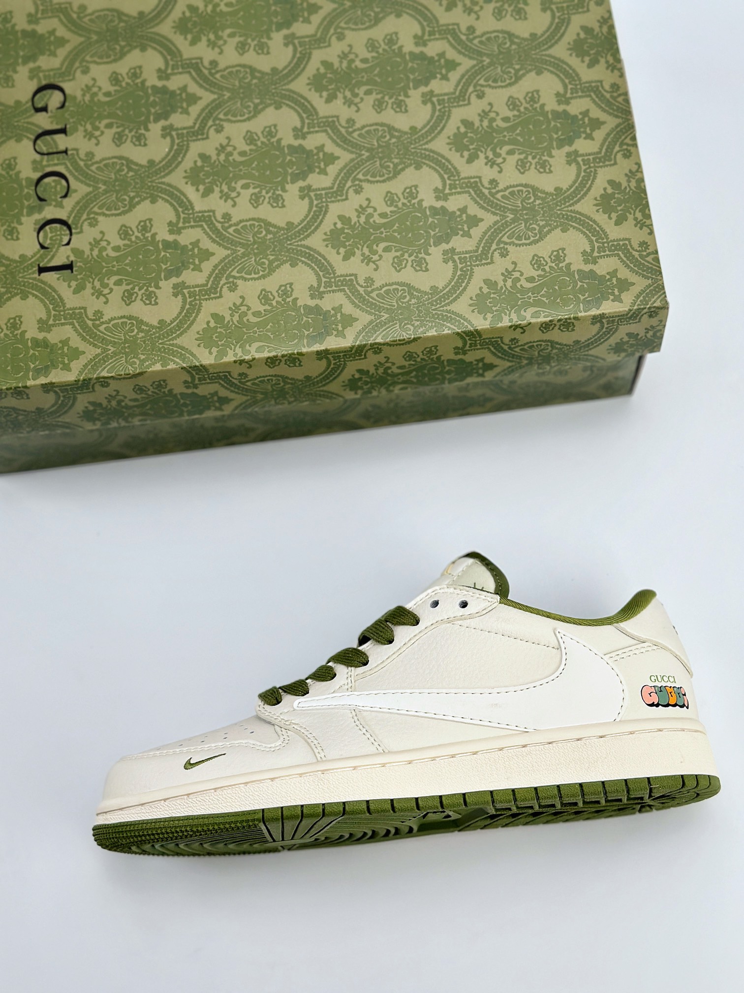 Travis Scott x Nike Air Jordan 1 Low x GUCCI 三方联名 Air Jordan 1 Low 反转白绿小钩倒钩 DM6688-606