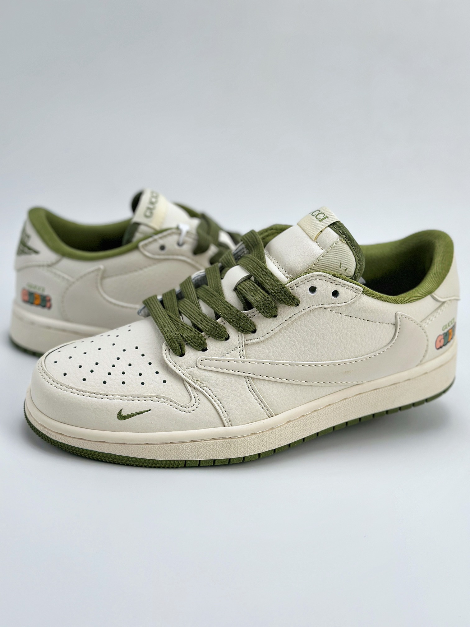 Travis Scott x Nike Air Jordan 1 Low x GUCCI 三方联名 Air Jordan 1 Low 反转白绿小钩倒钩 DM6688-606