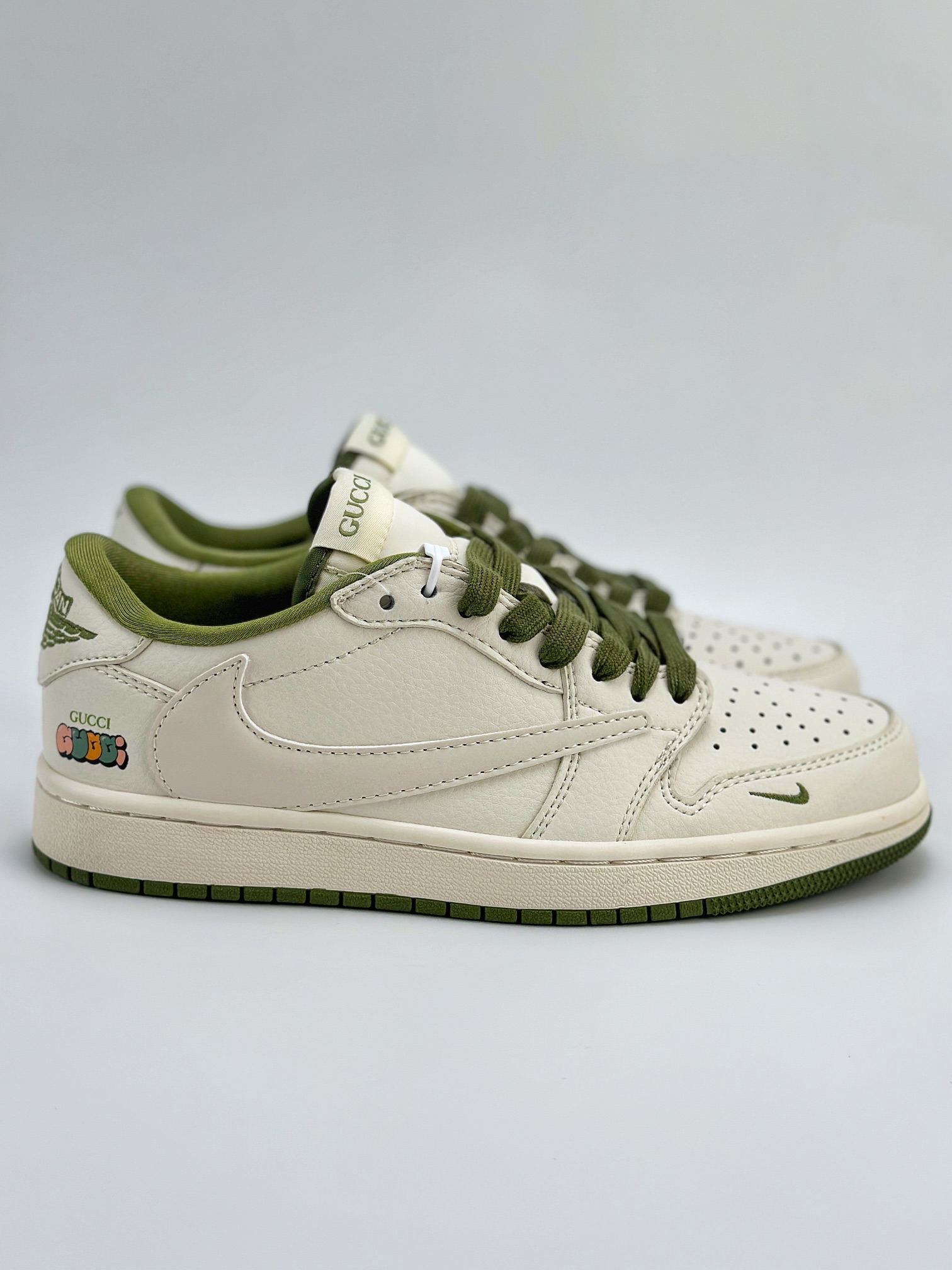 Travis Scott x Nike Air Jordan 1 Low x GUCCI 三方联名 Air Jordan 1 Low 反转白绿小钩倒钩 DM6688-606