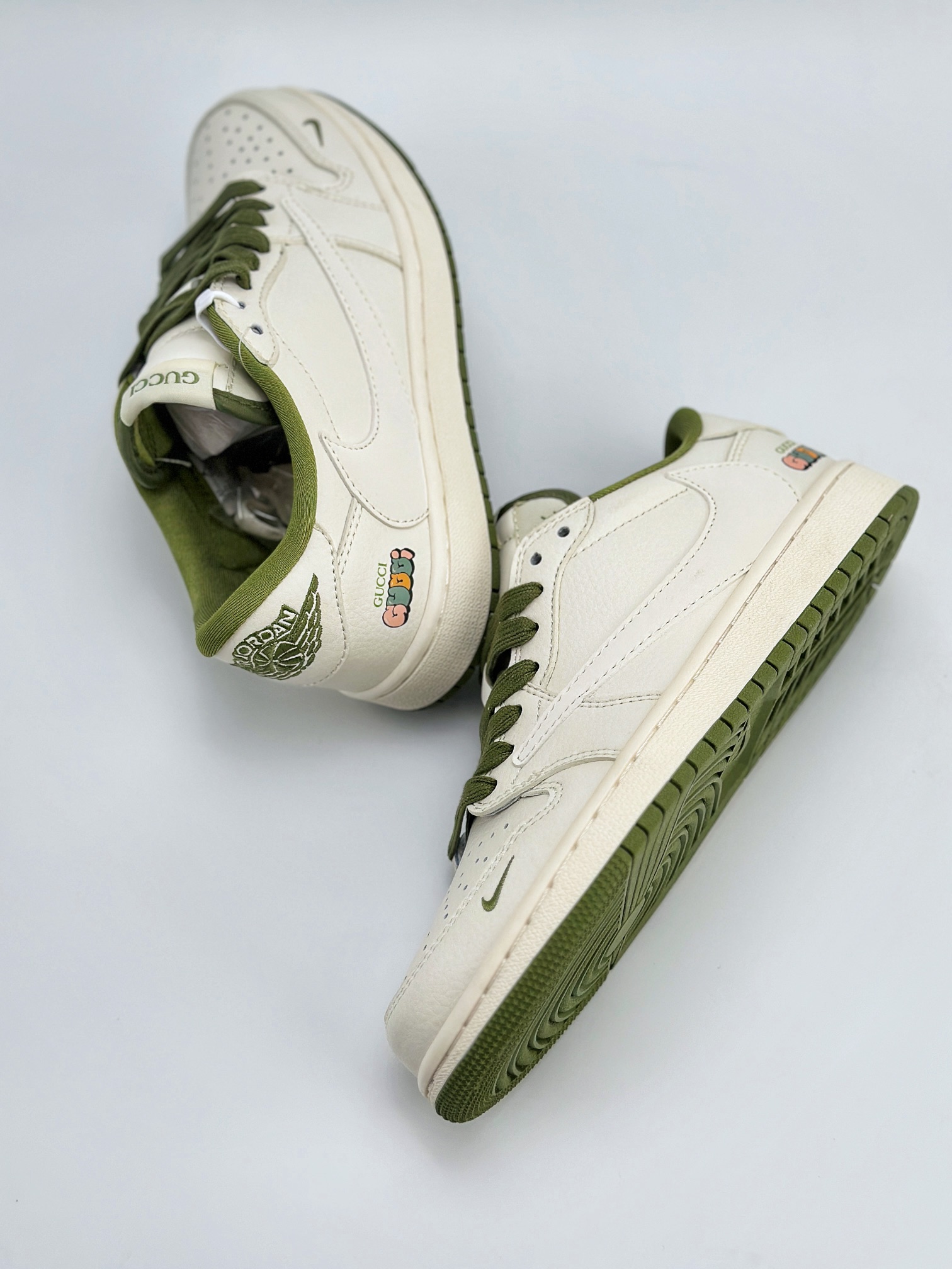 Travis Scott x Nike Air Jordan 1 Low x GUCCI 三方联名 Air Jordan 1 Low 反转白绿小钩倒钩 DM6688-606