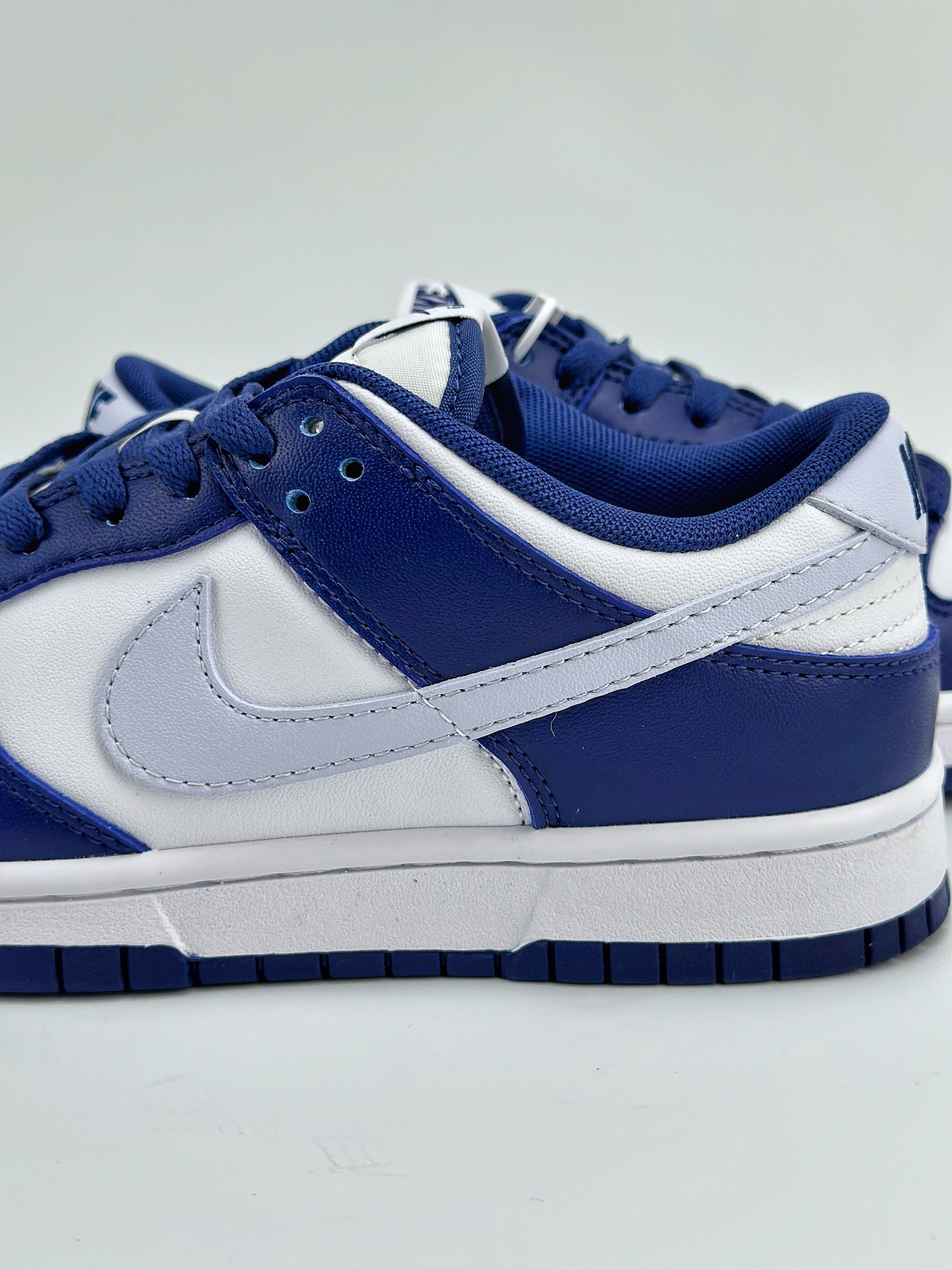 NIKE SB Dunk Low ”Deep Rolay Blue” 白蓝 DV0833-401