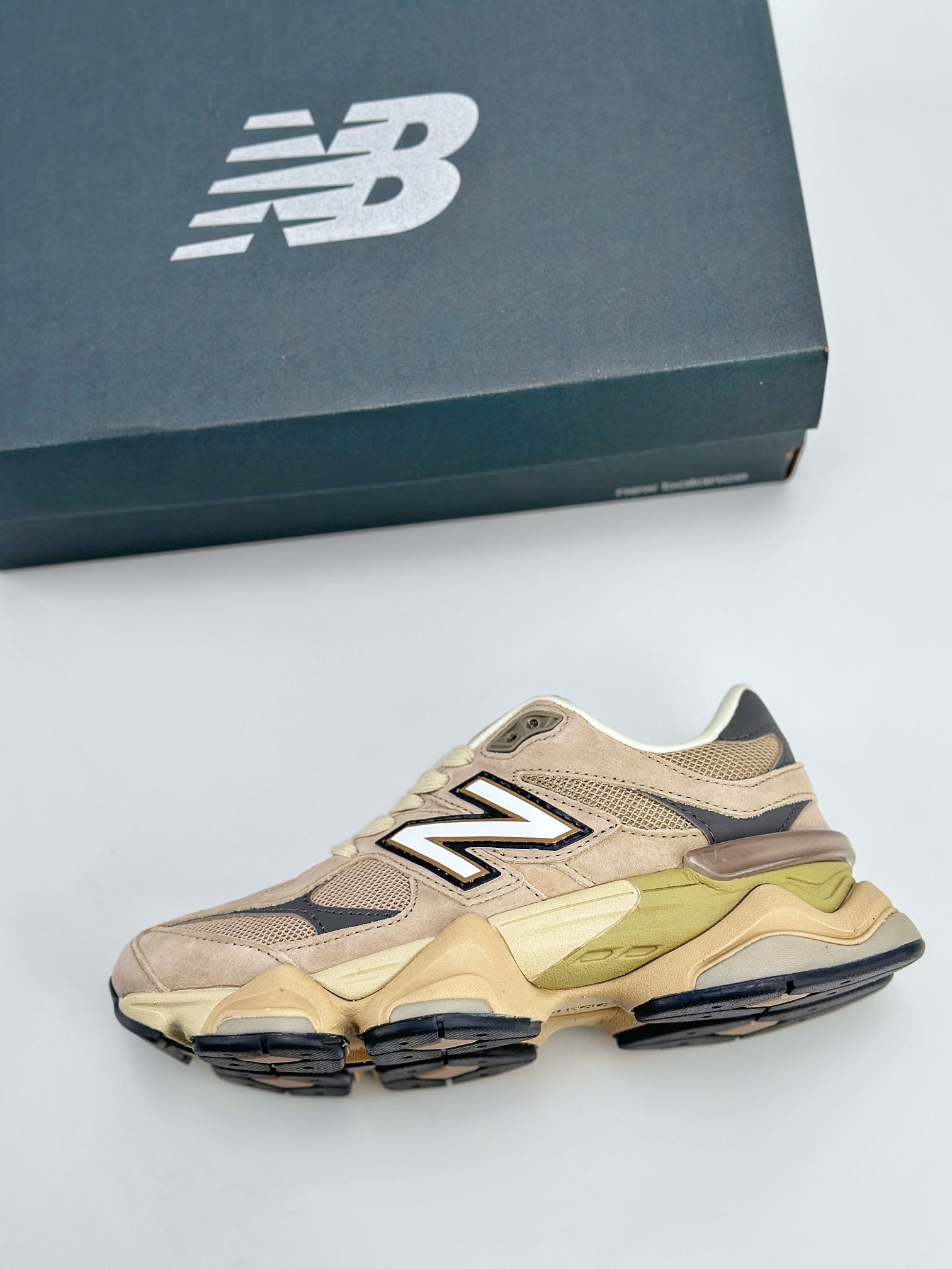 Joe Freshgoods x New Balance 版本 NB9060 联名款 复古休闲运动慢跑鞋 U9060EEG