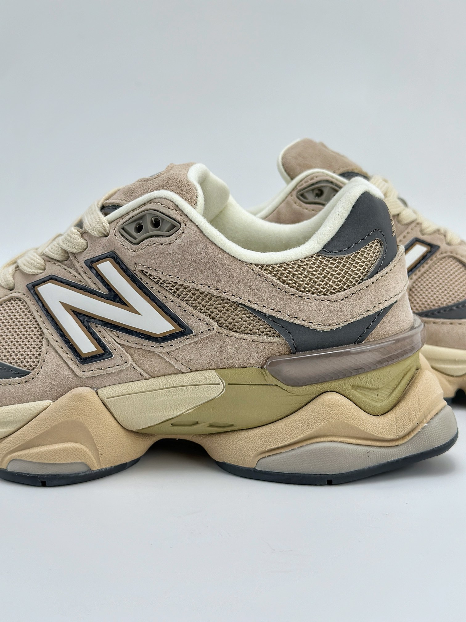 Joe Freshgoods x New Balance 版本 NB9060 联名款 复古休闲运动慢跑鞋 U9060EEG