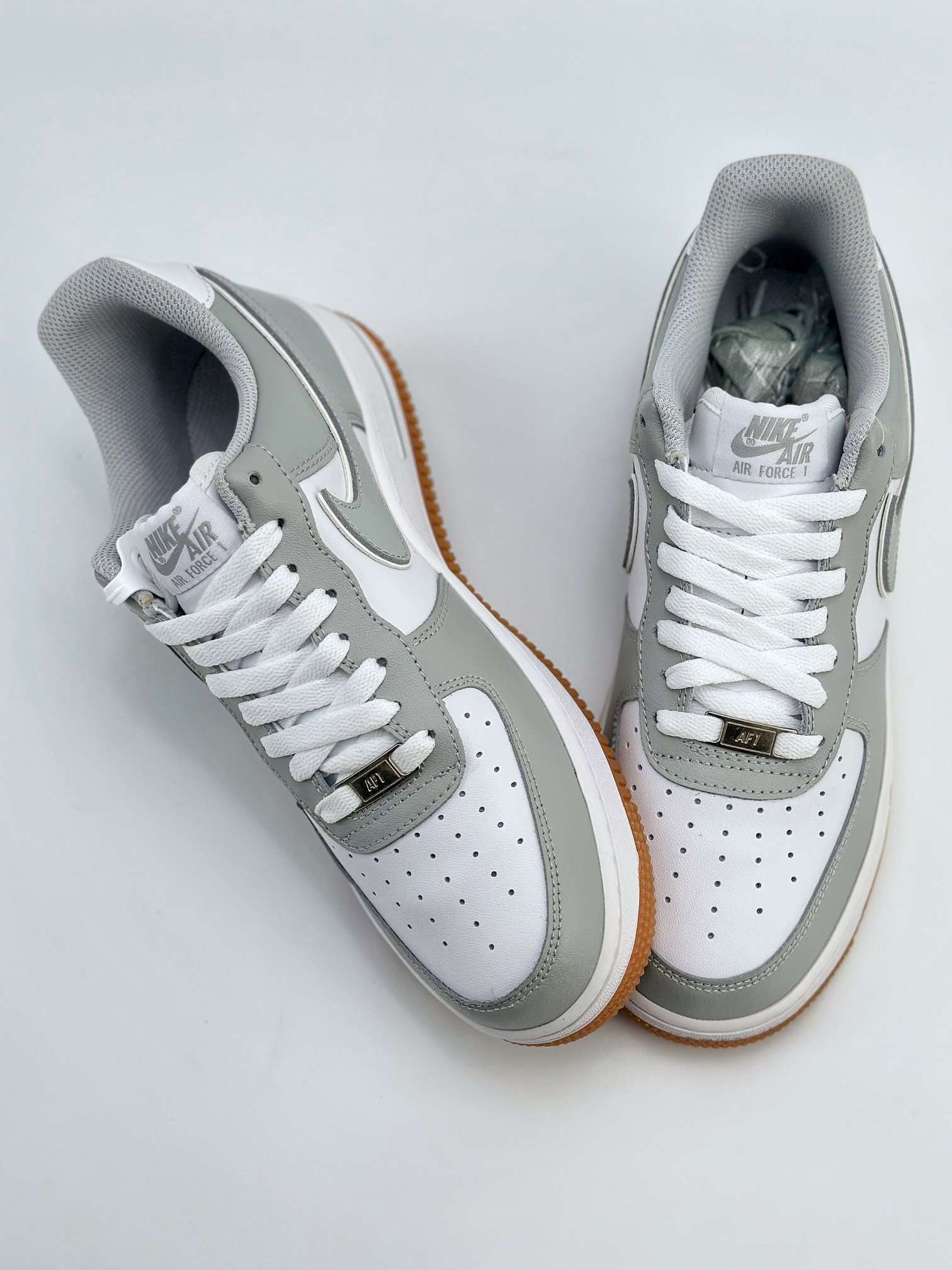 Nike Air Force 1 Low 07 白灰生胶 AW2296-001