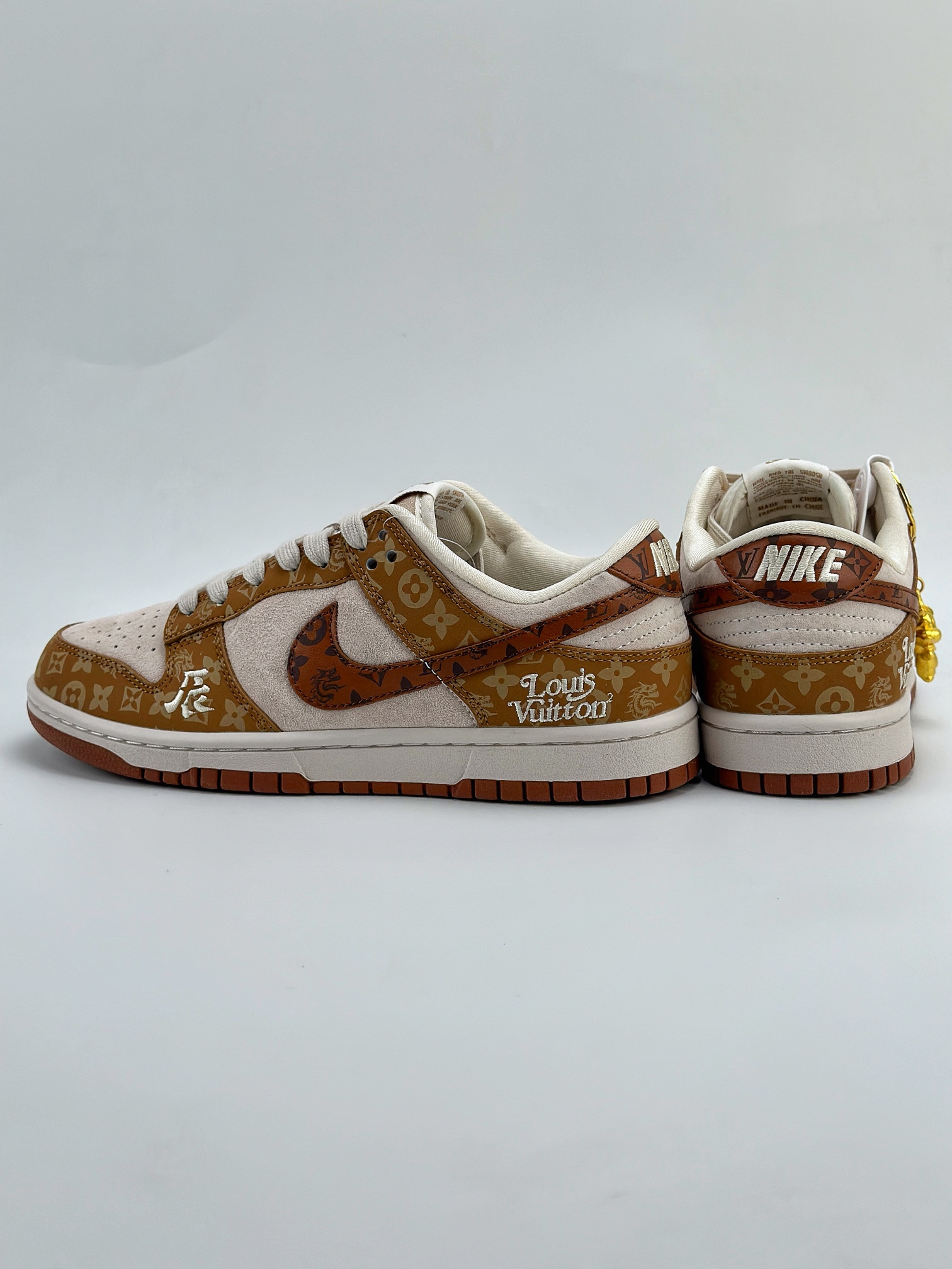 Nike SB Dunk Low x Louis Vuitton 龙年限定灰黄 FC1688-184