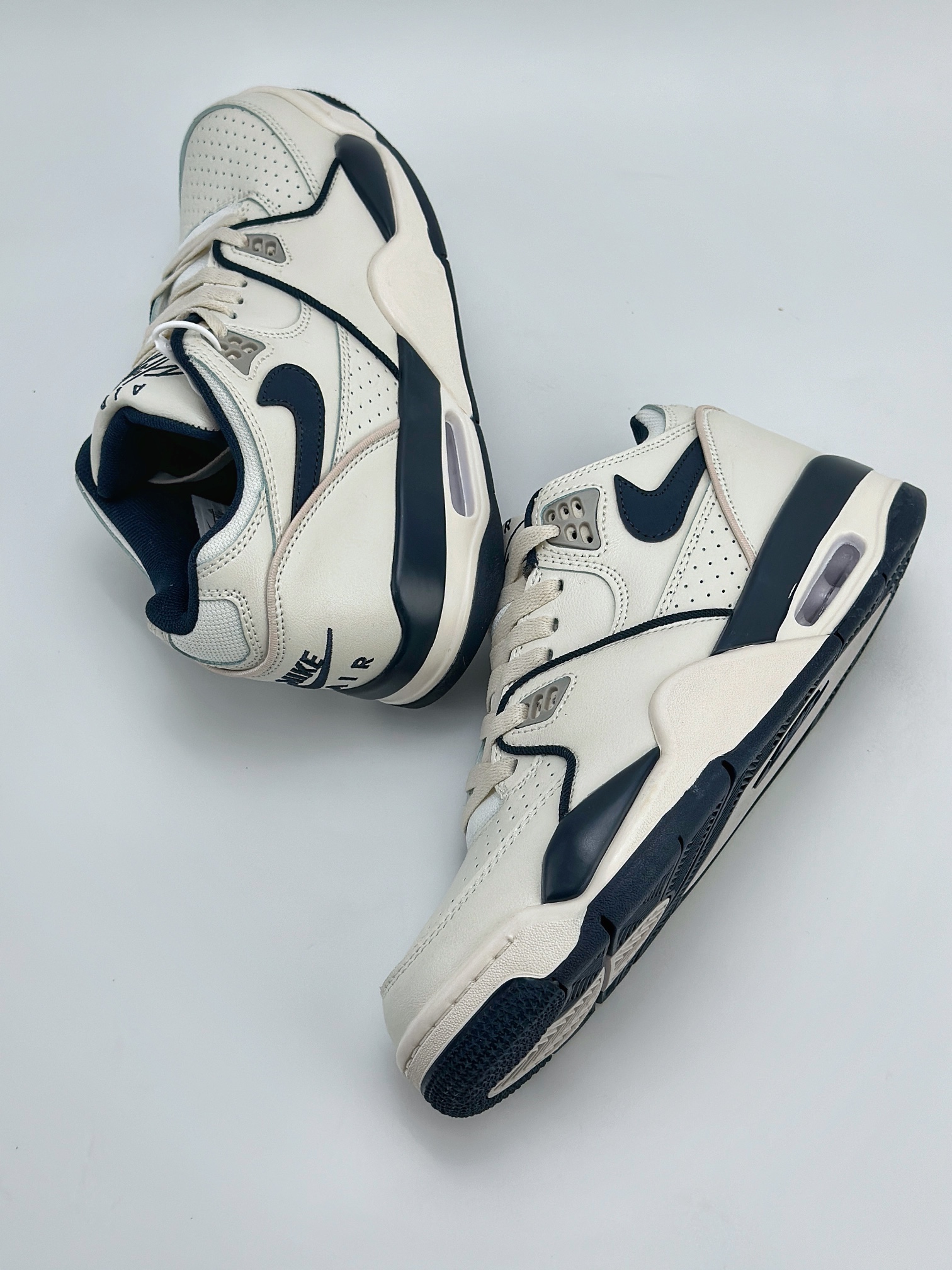 Nike Air Flight 89 皮革高帮复古篮球鞋 FQ8256-001