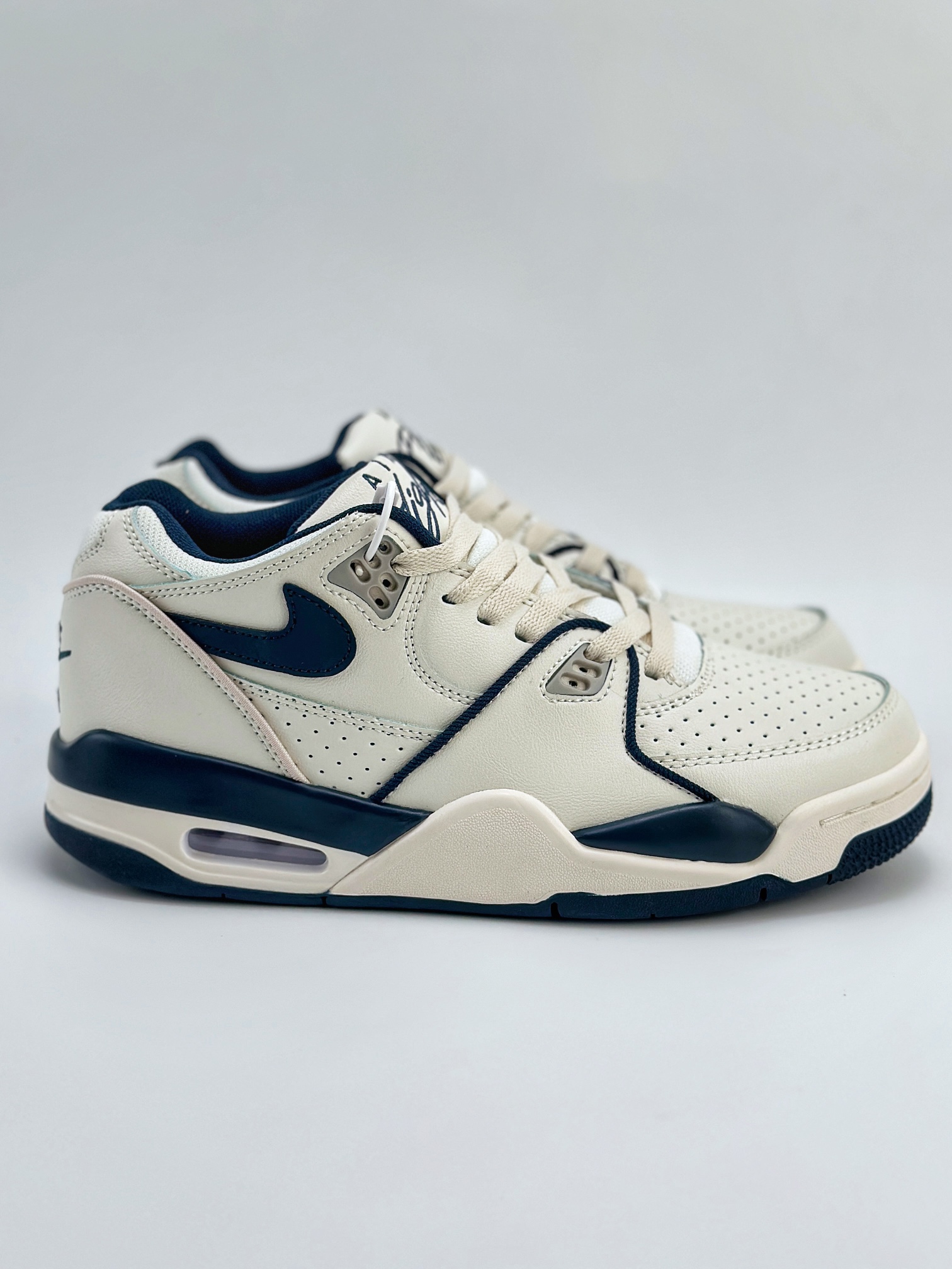 Nike Air Flight 89 皮革高帮复古篮球鞋 FQ8256-001