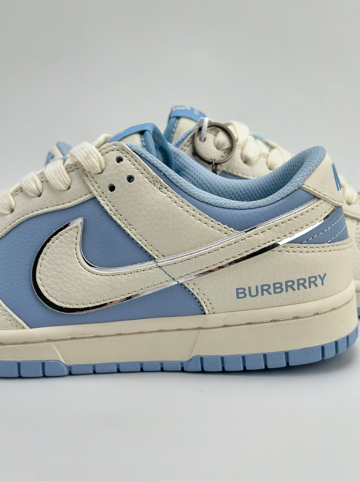 Nike SB Dunk Low x BURBRRY 米白蓝 BB5252-601