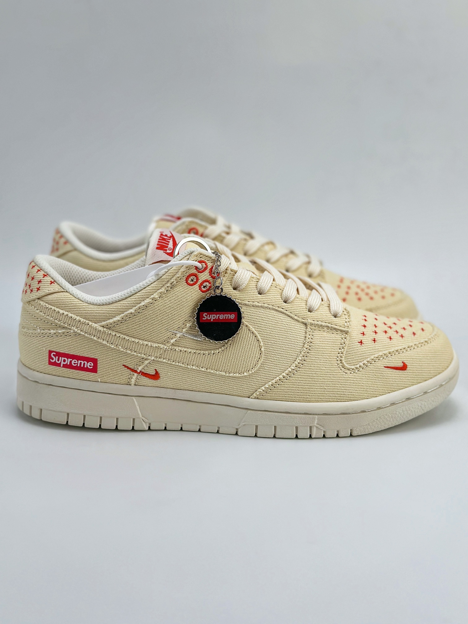 Nike SB Dunk Low x Supreme 米黄帆布三小钩 KK1888-001