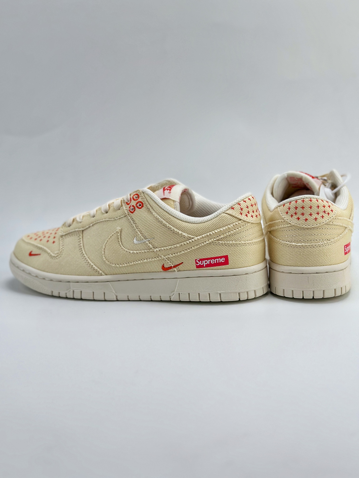 Nike SB Dunk Low x Supreme 米黄帆布三小钩 KK1888-001