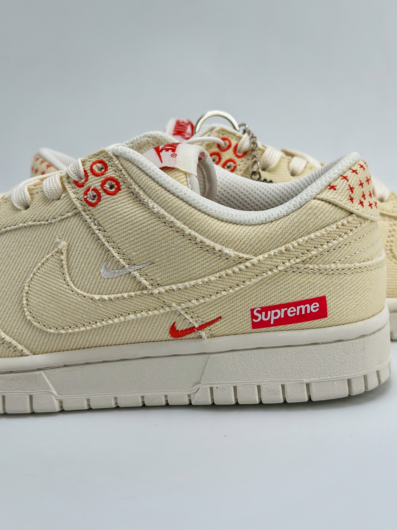 Nike SB Dunk Low x Supreme 米黄帆布三小钩 KK1888-001