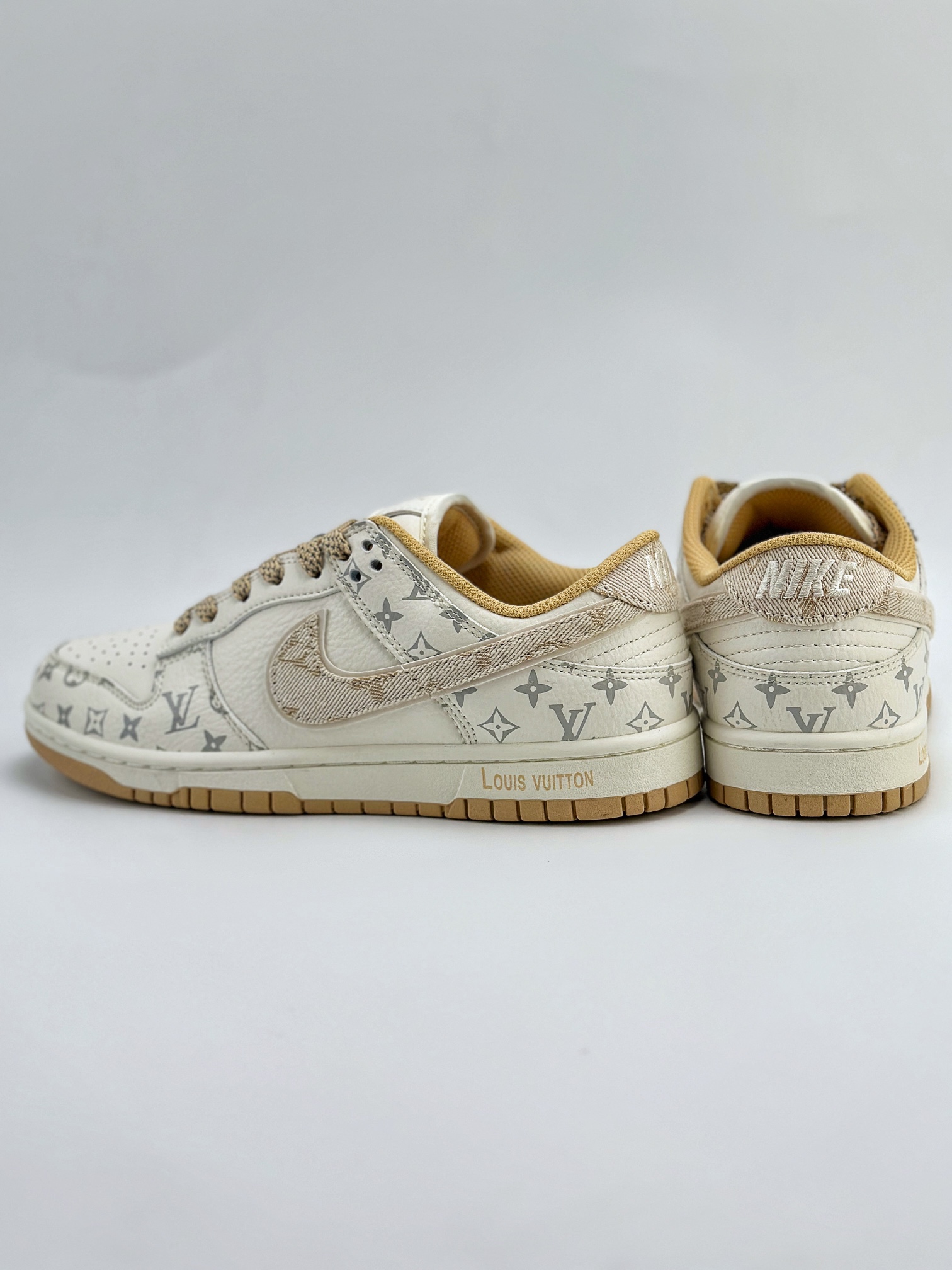 Nike SB Dunk Low x Louis Vuitton 白黄印花满天星 FC1688-164