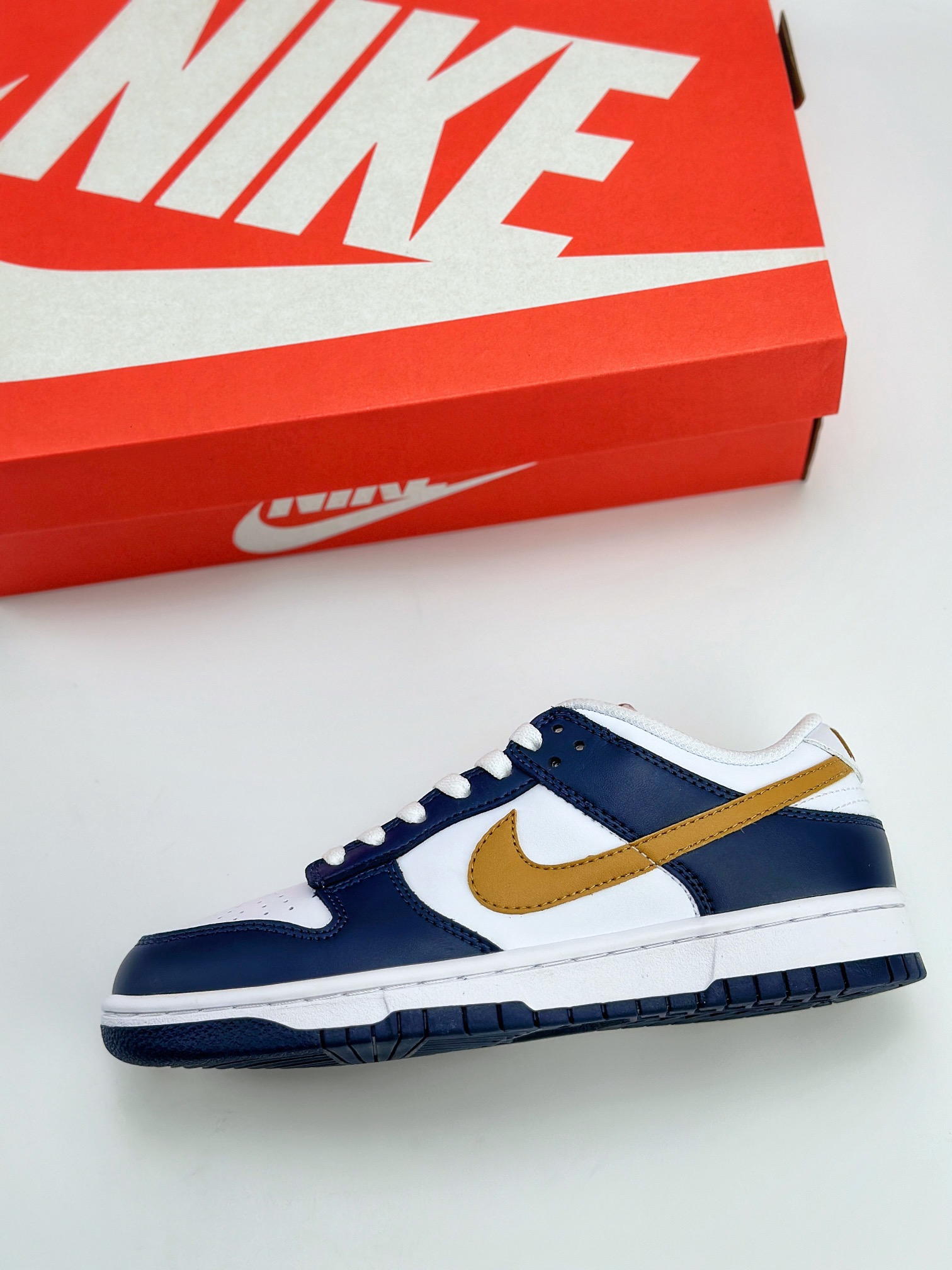 NIKE SB Dunk Low ”Olympic” 白蓝金 FB9109-111