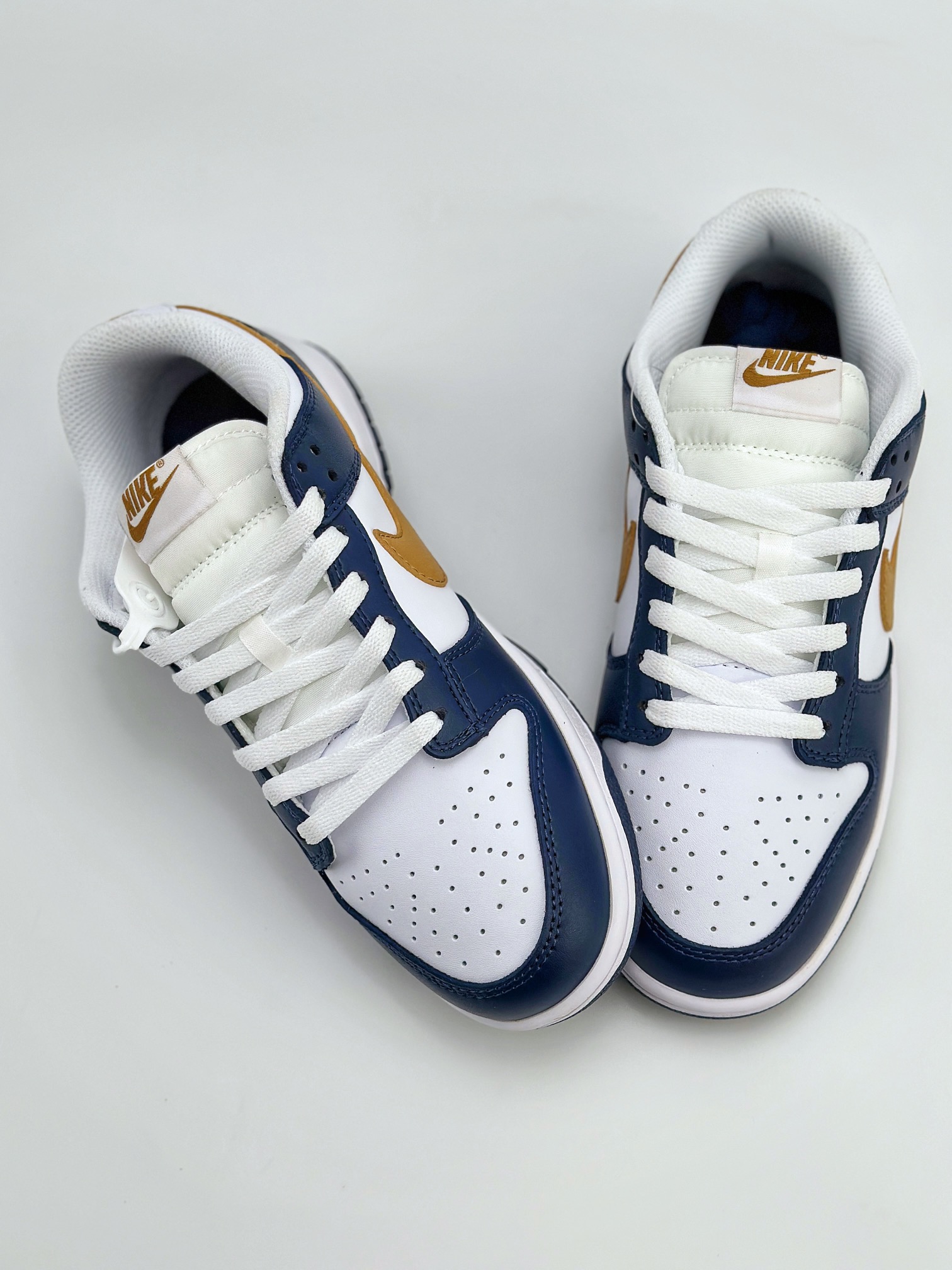 NIKE SB Dunk Low ”Olympic” 白蓝金 FB9109-111