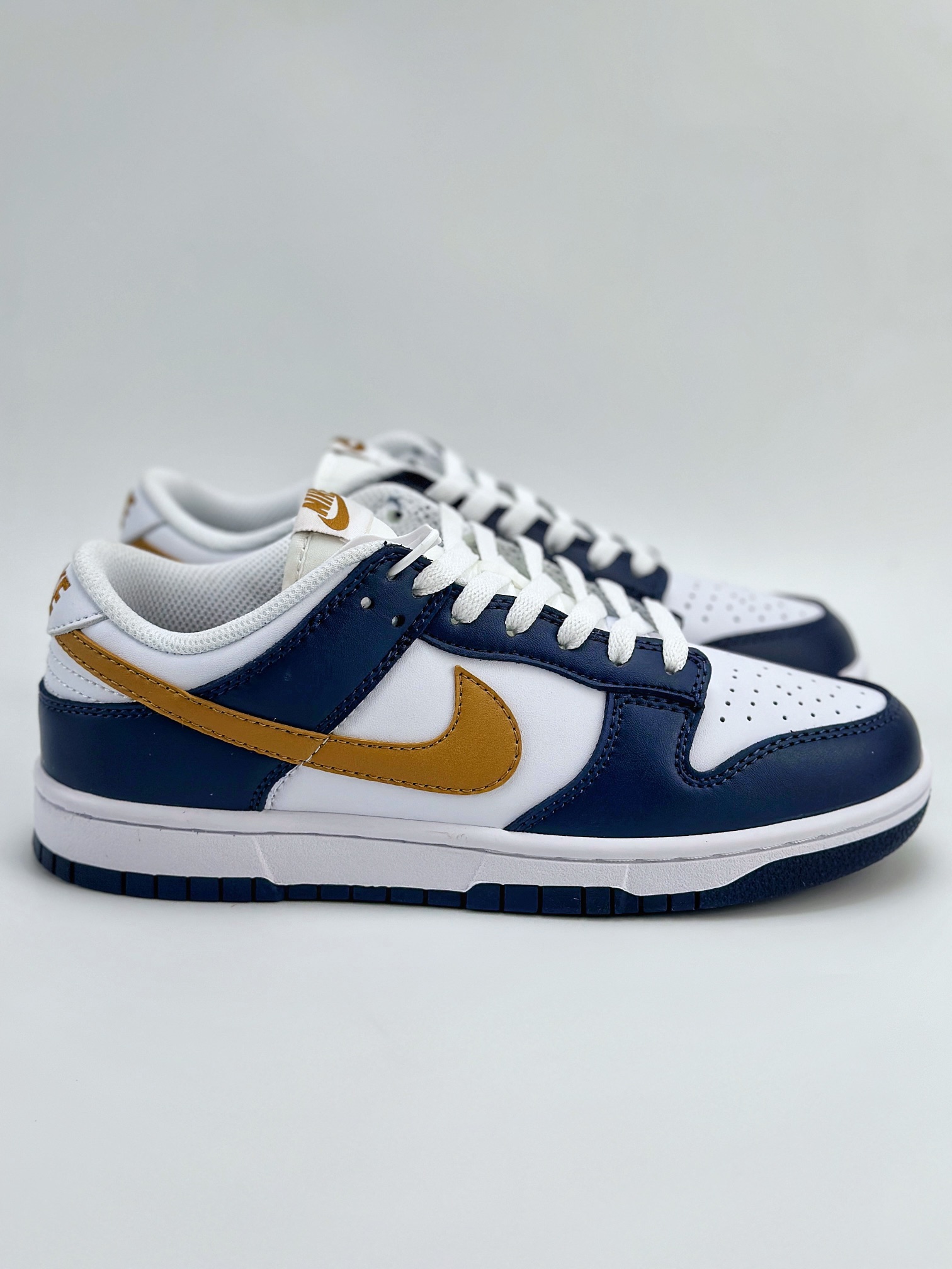 NIKE SB Dunk Low ”Olympic” 白蓝金 FB9109-111