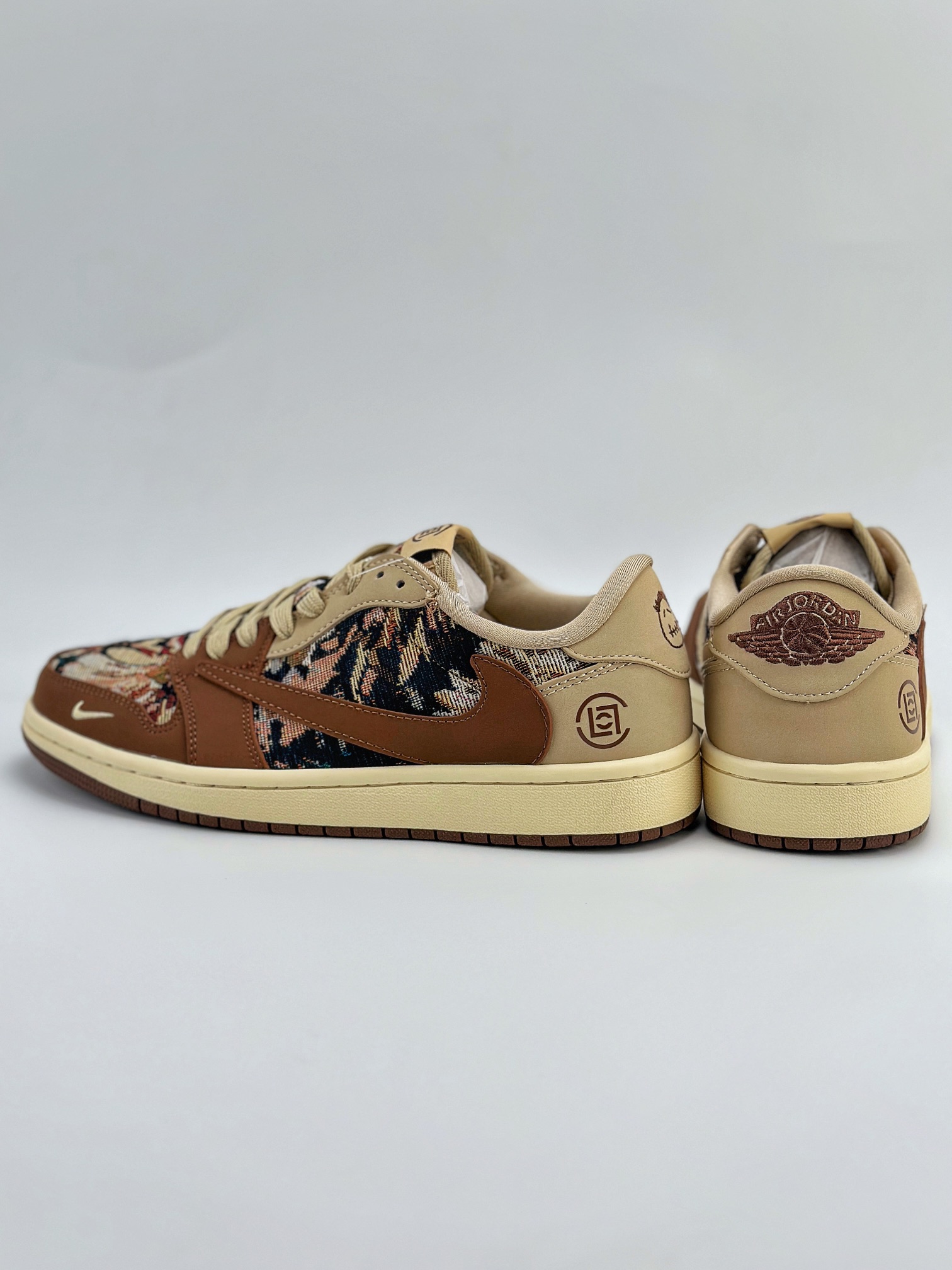 Travis Scott x Nike Air Jordan 1 Low x CLOT 三方联名 Air Jordan 1 Low 反转迷彩棕黄倒钩 JH6088-610