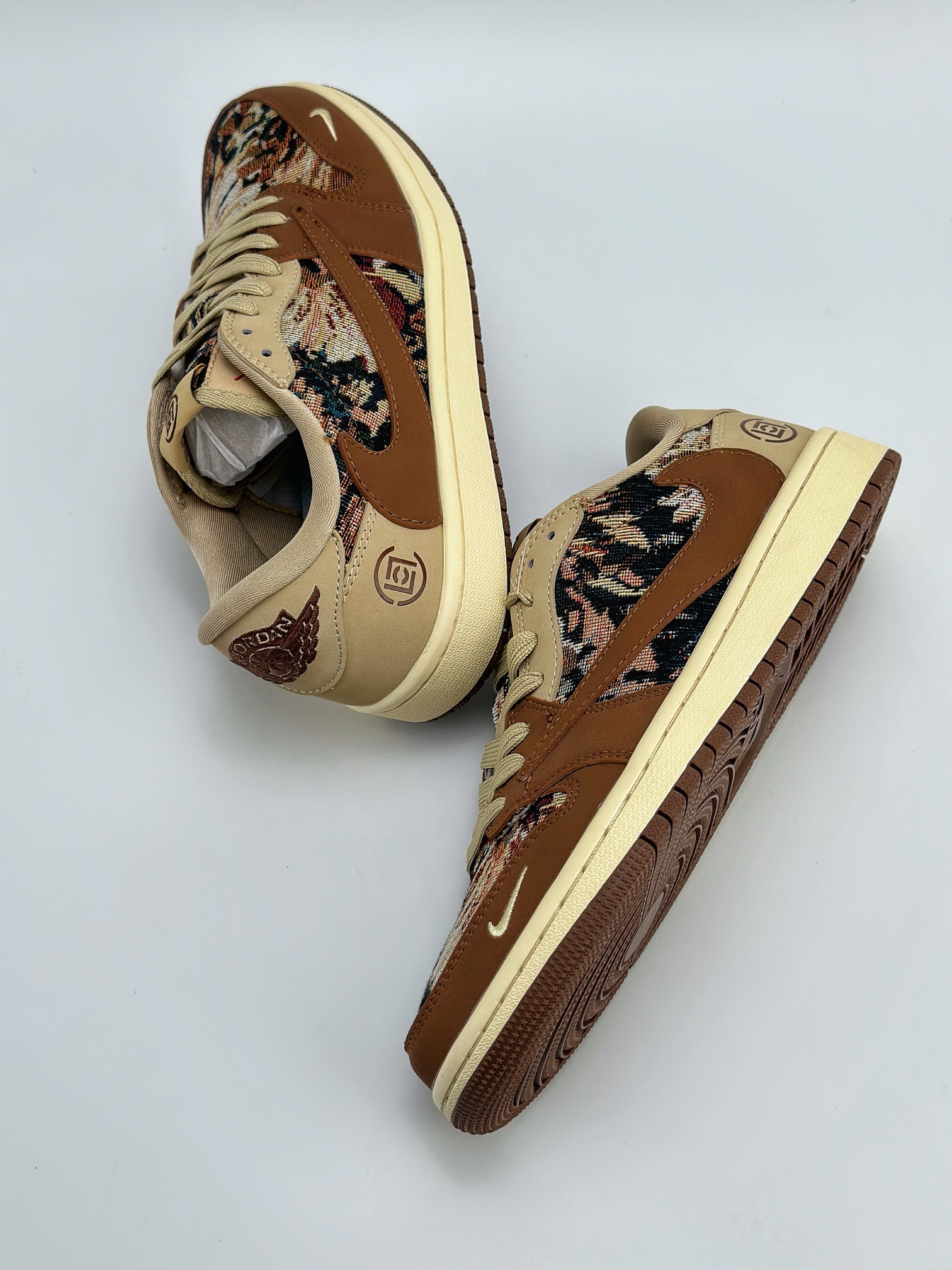 Travis Scott x Nike Air Jordan 1 Low x CLOT 三方联名 Air Jordan 1 Low 反转迷彩棕黄倒钩 JH6088-610