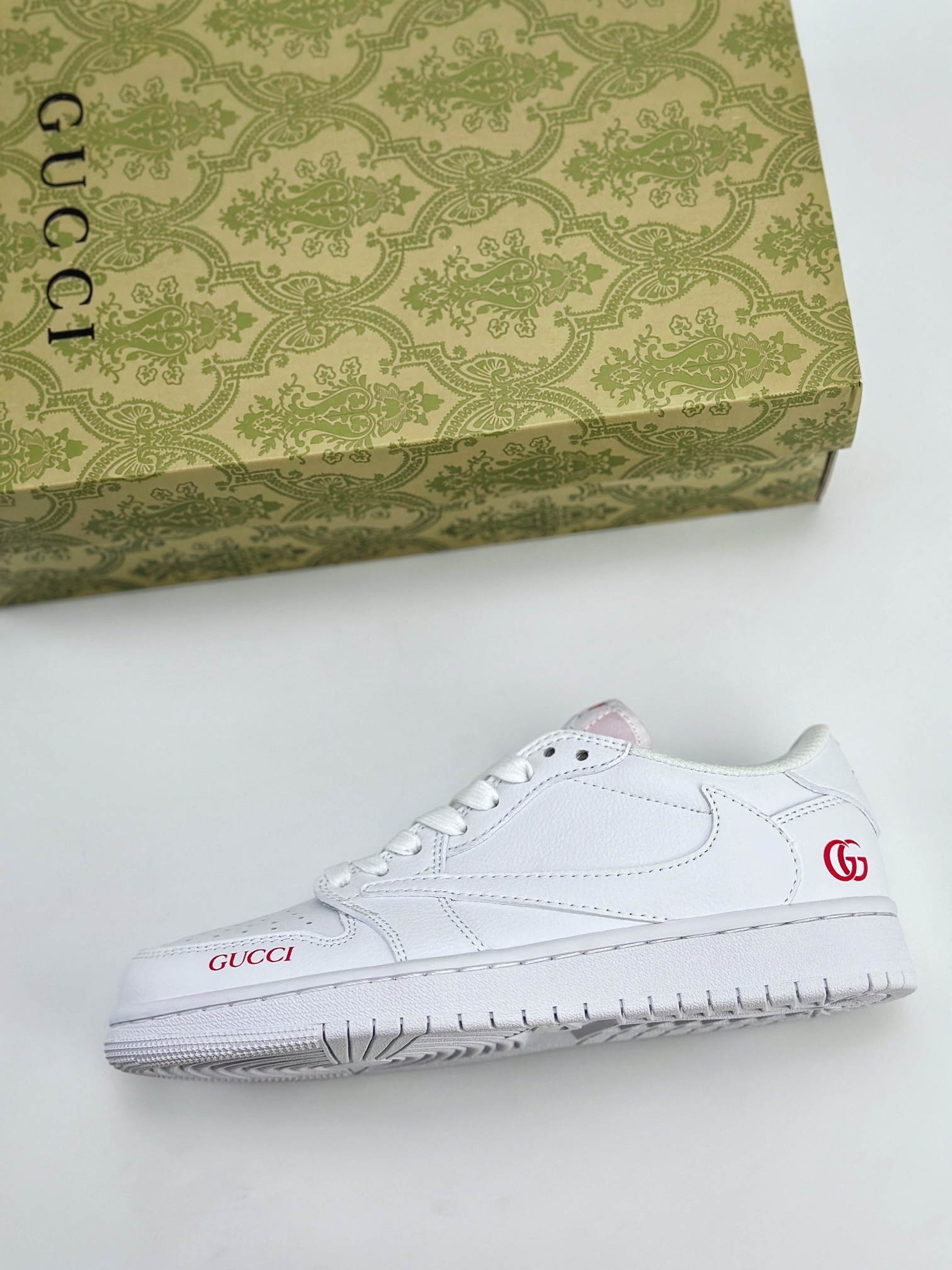 Travis Scott x Nike Air Jordan 1 Low x GUCCI 三方联名 Air Jordan 1 Low 反转白红小钩倒钩 LJ5188-014