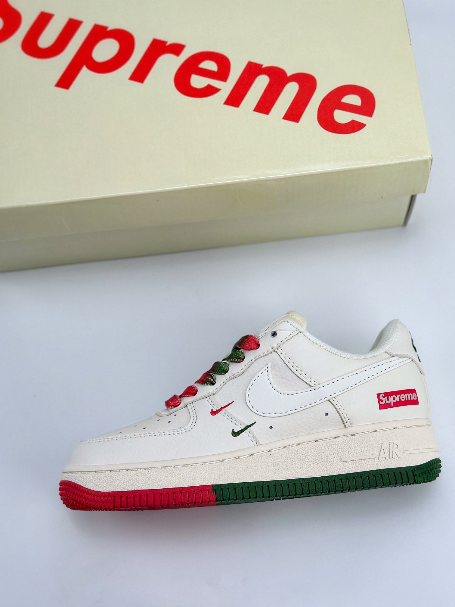 Nike Air Force 1 Low 07 x Supreme 米白红绿 XZ6188-009