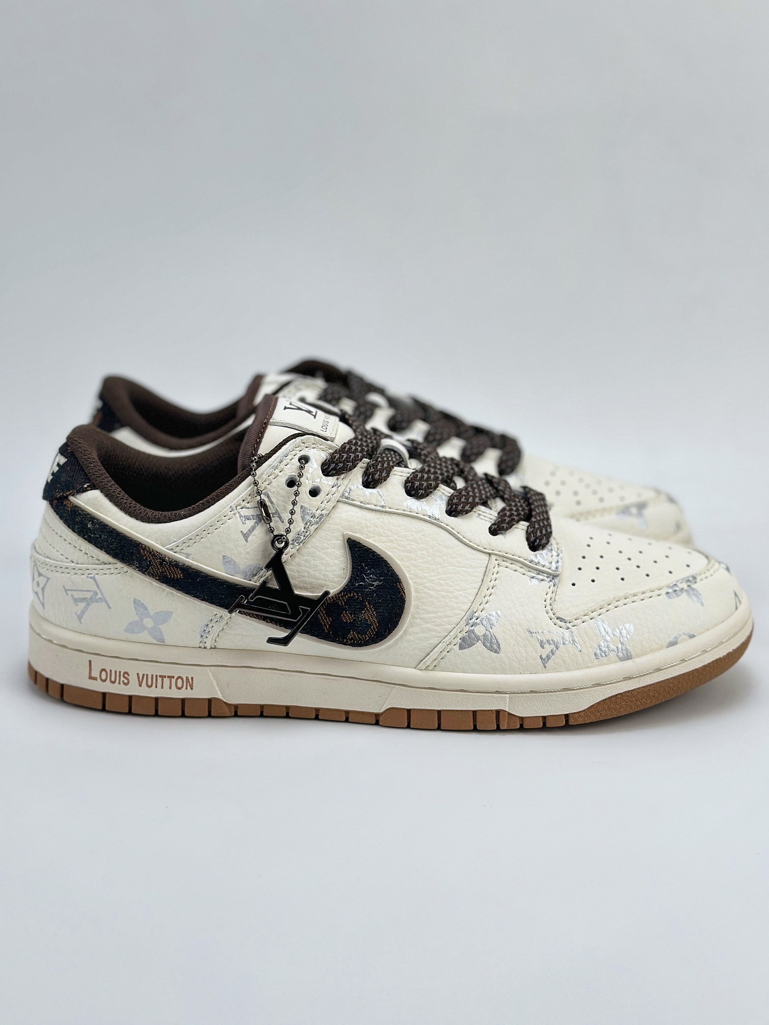 Nike SB Dunk Low x Louis Vuitton 印花米白黑 DQ1098-341